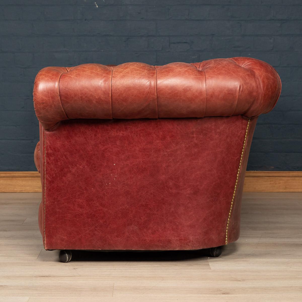 Large three-seat leather chesterfield sofa of superb quality, hand dyed leather, late 20th century.


Measures: 

Height 70cm
Seat height 41cm
Width 194cm
Depth 90cm.
