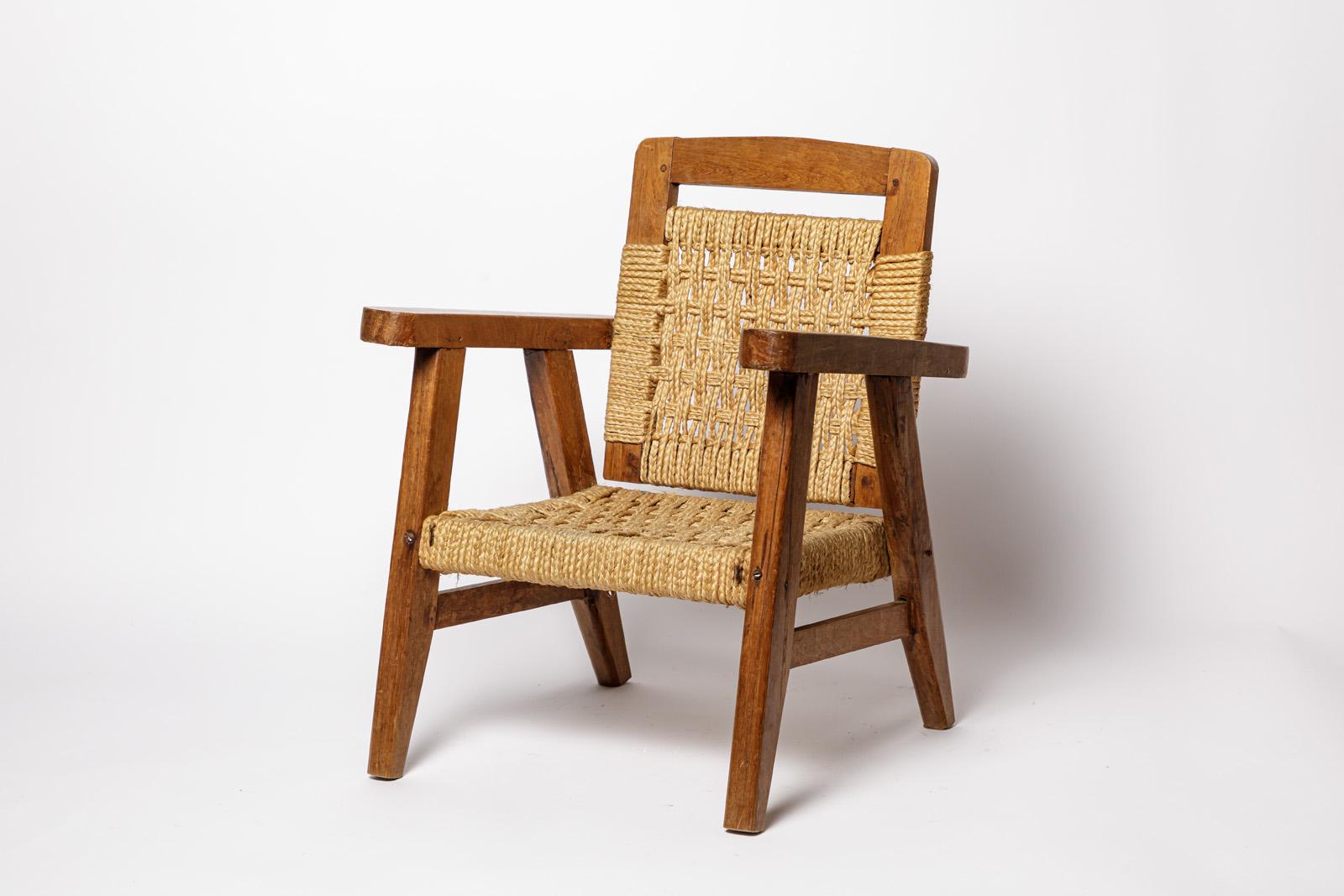 attributed to Audoux Minnet 2/2

20th century design lounge chair for children

Wood and cord design

circa 1970

Original good condition

Height 46 cm
Large 40 cm
Depth 34 cm

Seat height 20 cm
