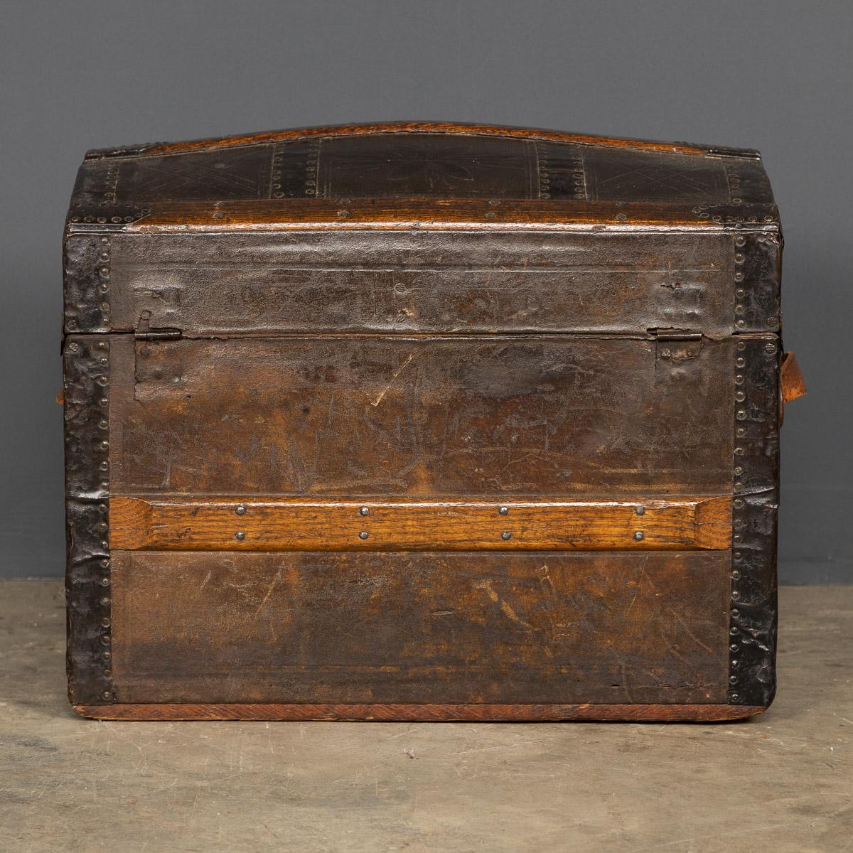 20th Century Childs Traveling Trunk, c.1900 In Good Condition In Royal Tunbridge Wells, Kent