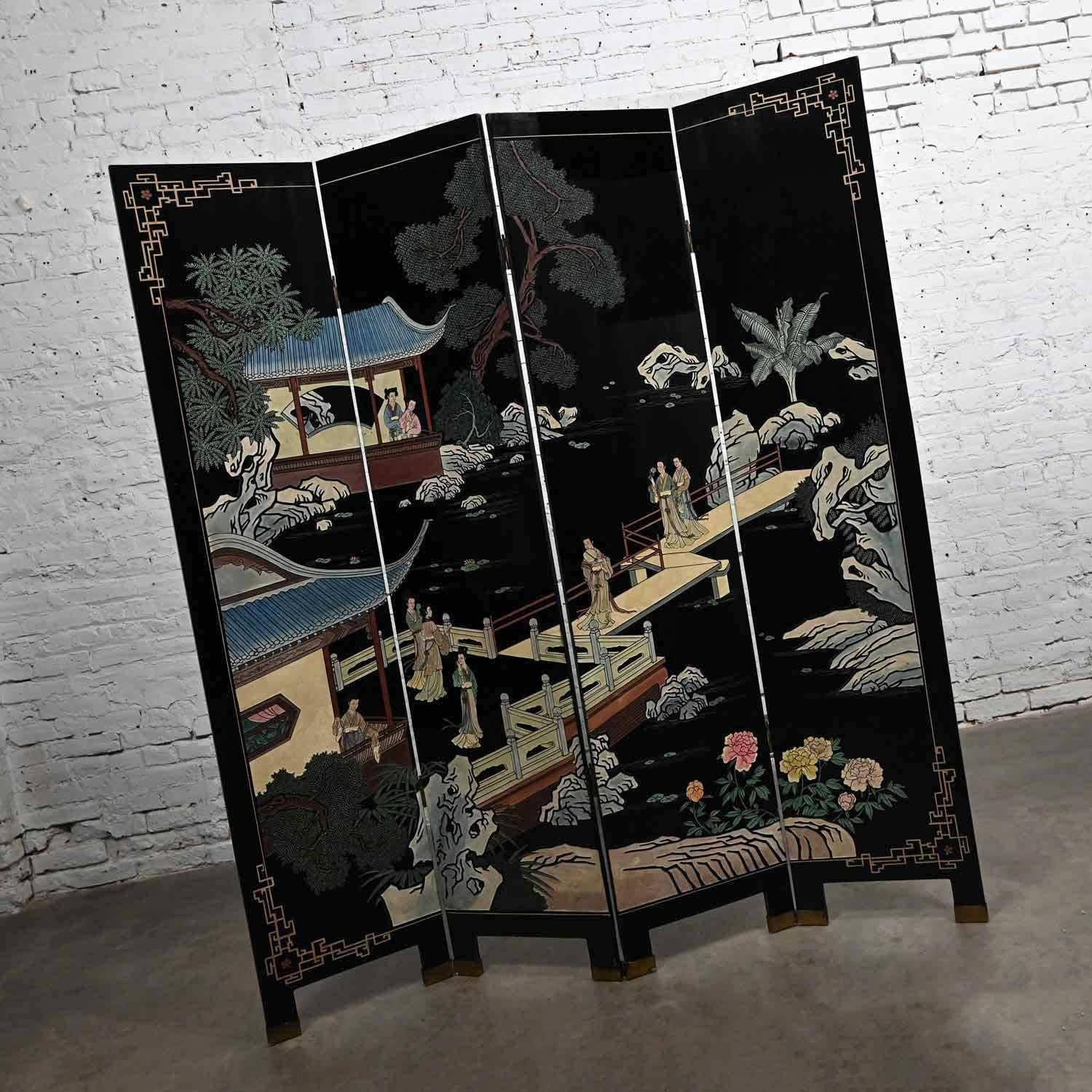20TH Century Chinese 4 Panel Folding Screen Trademark Shanghai Lacquer Furniture In Good Condition In Topeka, KS