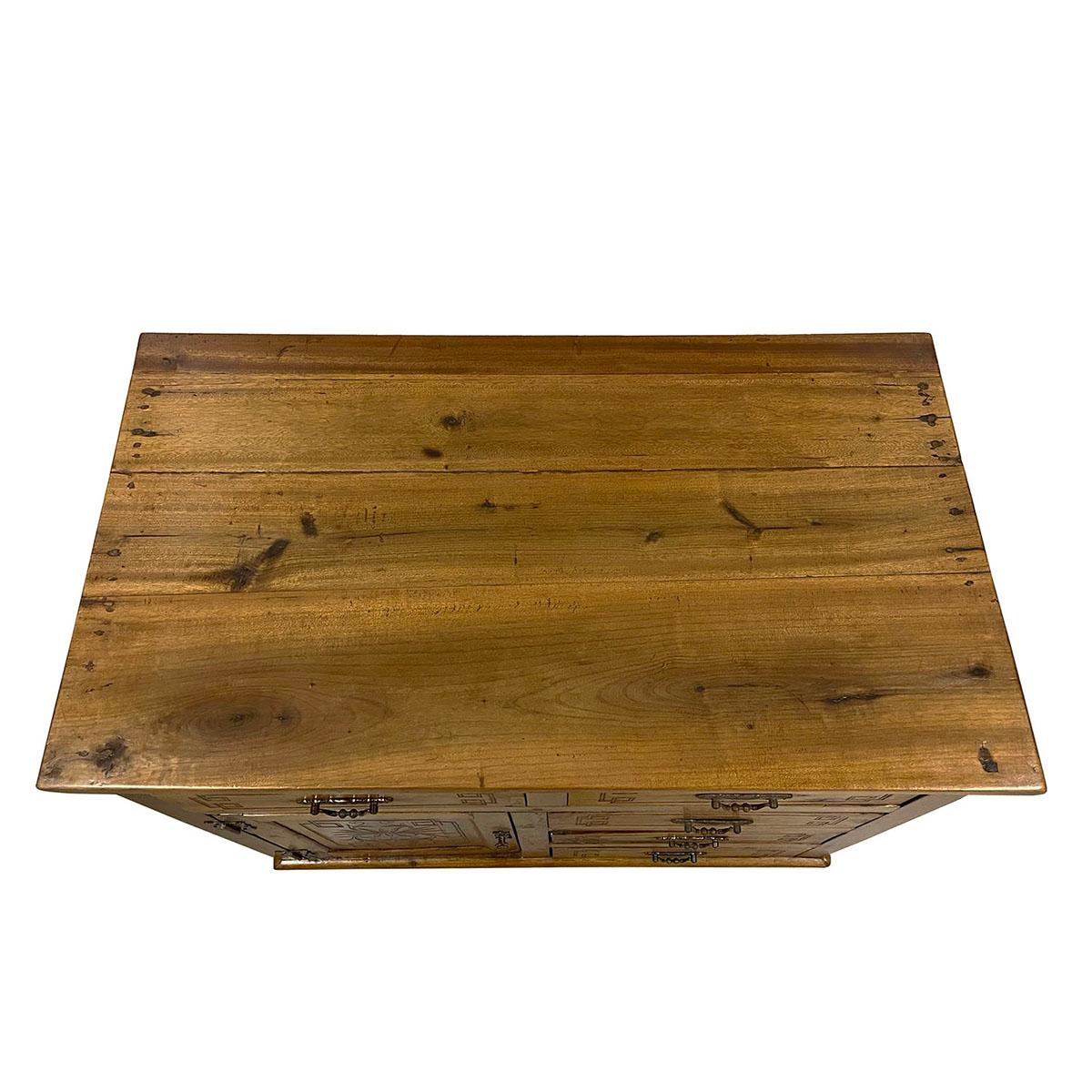 20th Century Chinese 5 Drawers Nam Wood Dresser For Sale 3