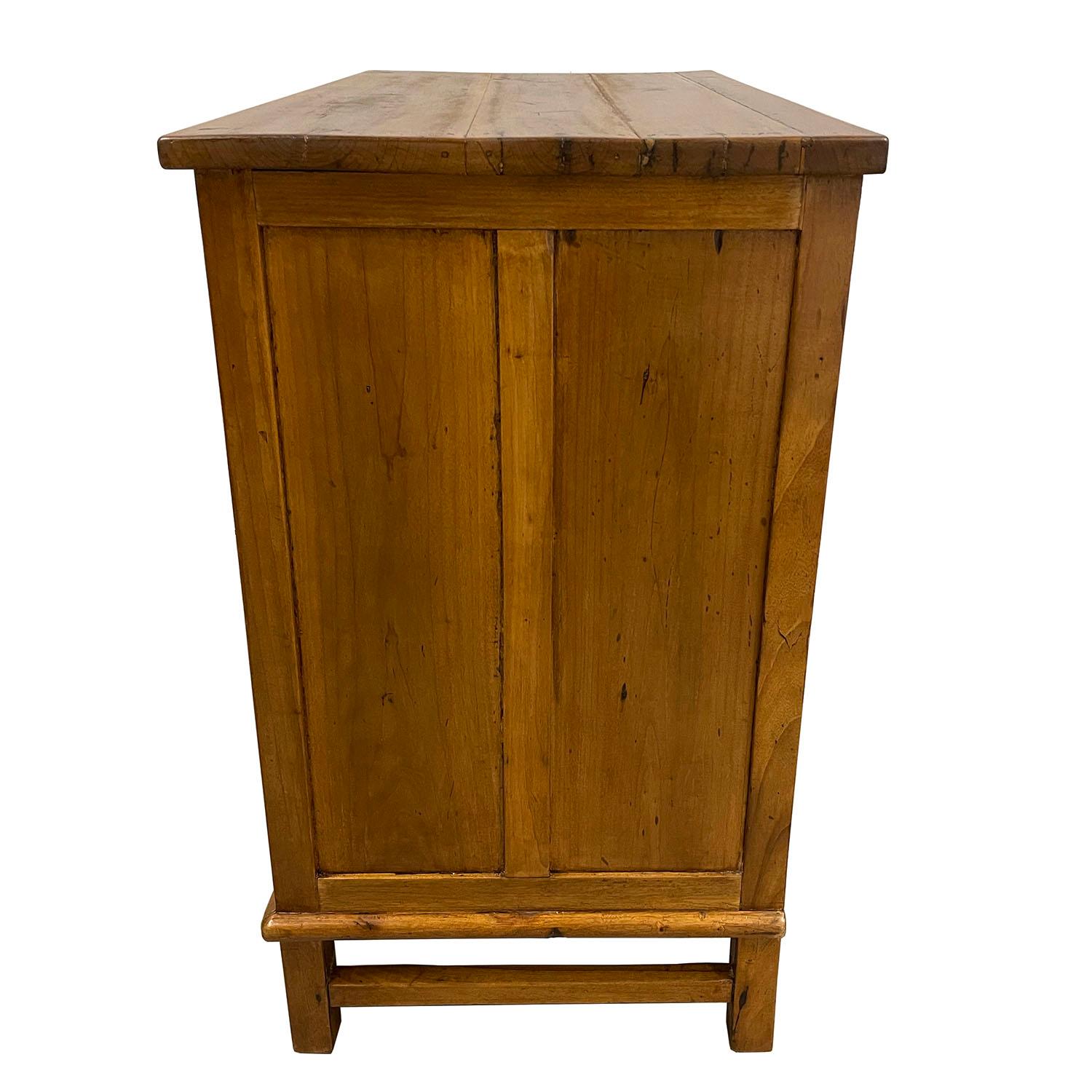 20th Century Chinese 5 Drawers Nam Wood Dresser For Sale 4