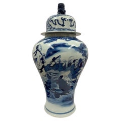 Jarra de jengibre de porcelana china azul y blanca del siglo XX