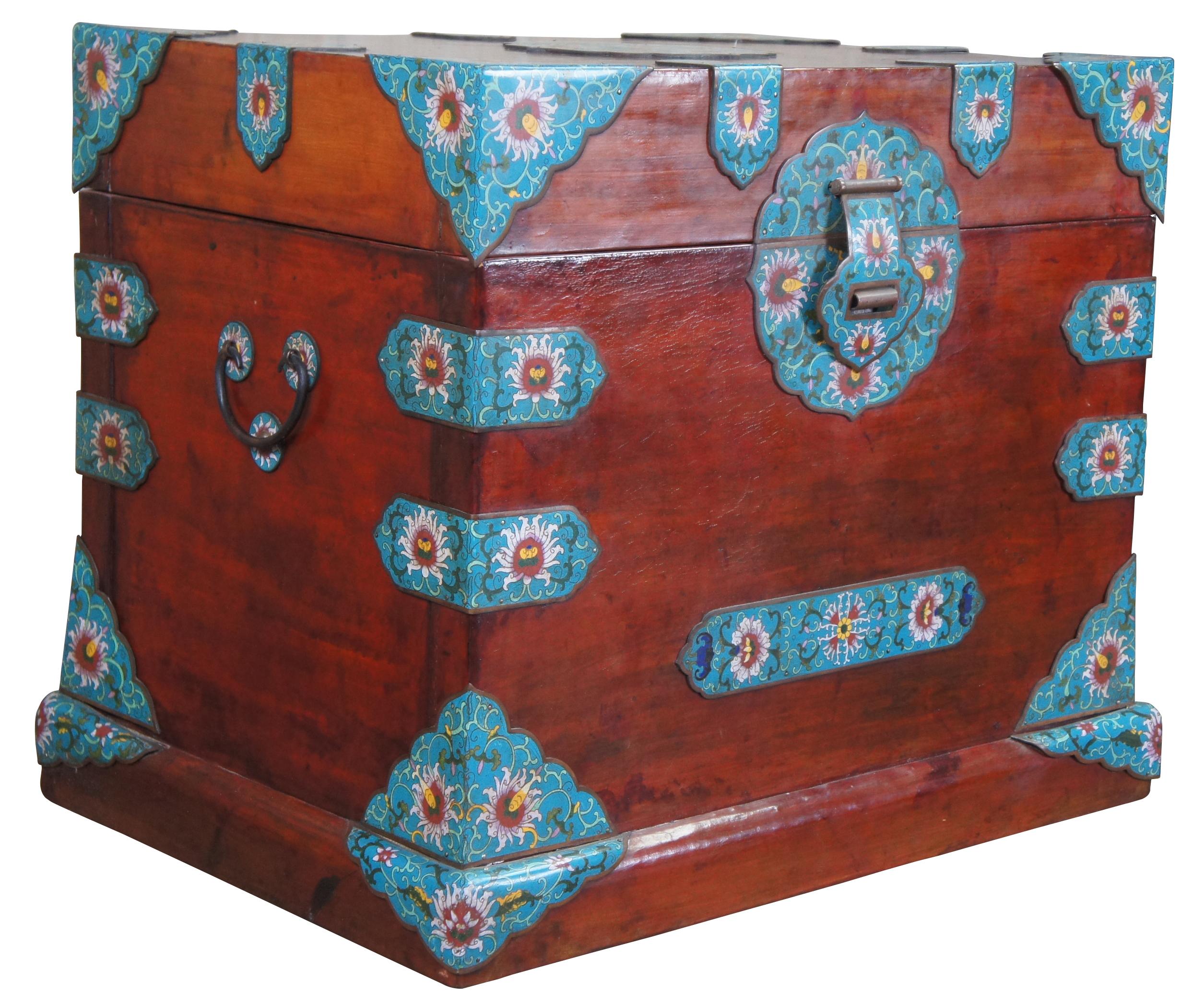 Chinese Export 20th Century Chinese Camphor Wood Cloisonne Bound Blanket Chest Trunk Pair