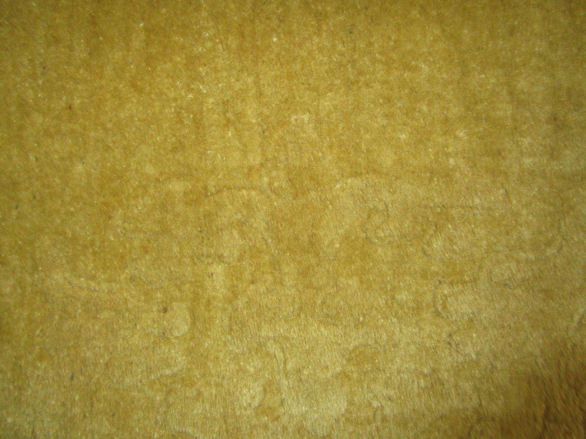 Chinesischer Teppich des 20. Jahrhunderts mit geformter Bordüre (Frühes 20. Jahrhundert) im Angebot