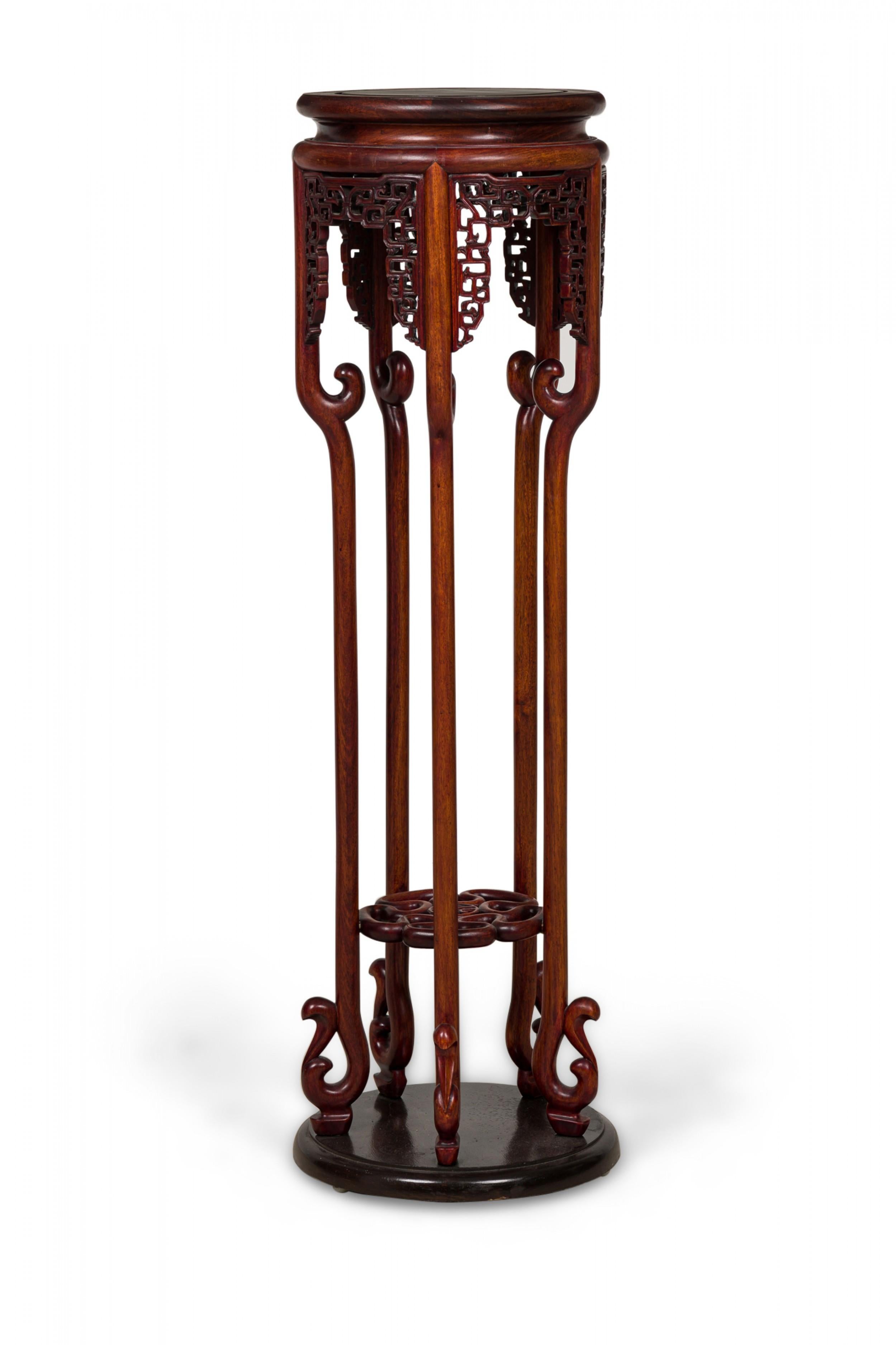 Socle de table / piédestal en bois sculpté chinois du 20e siècle en vente 2
