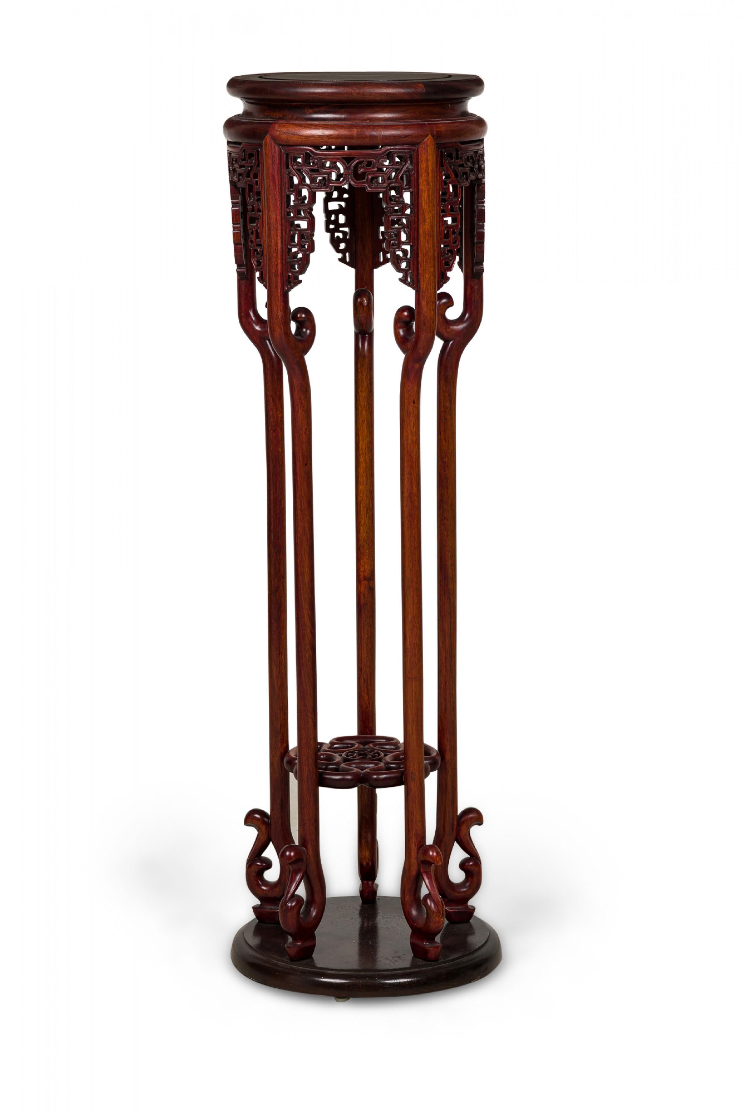 Bois Socle de table / piédestal en bois sculpté chinois du 20e siècle en vente