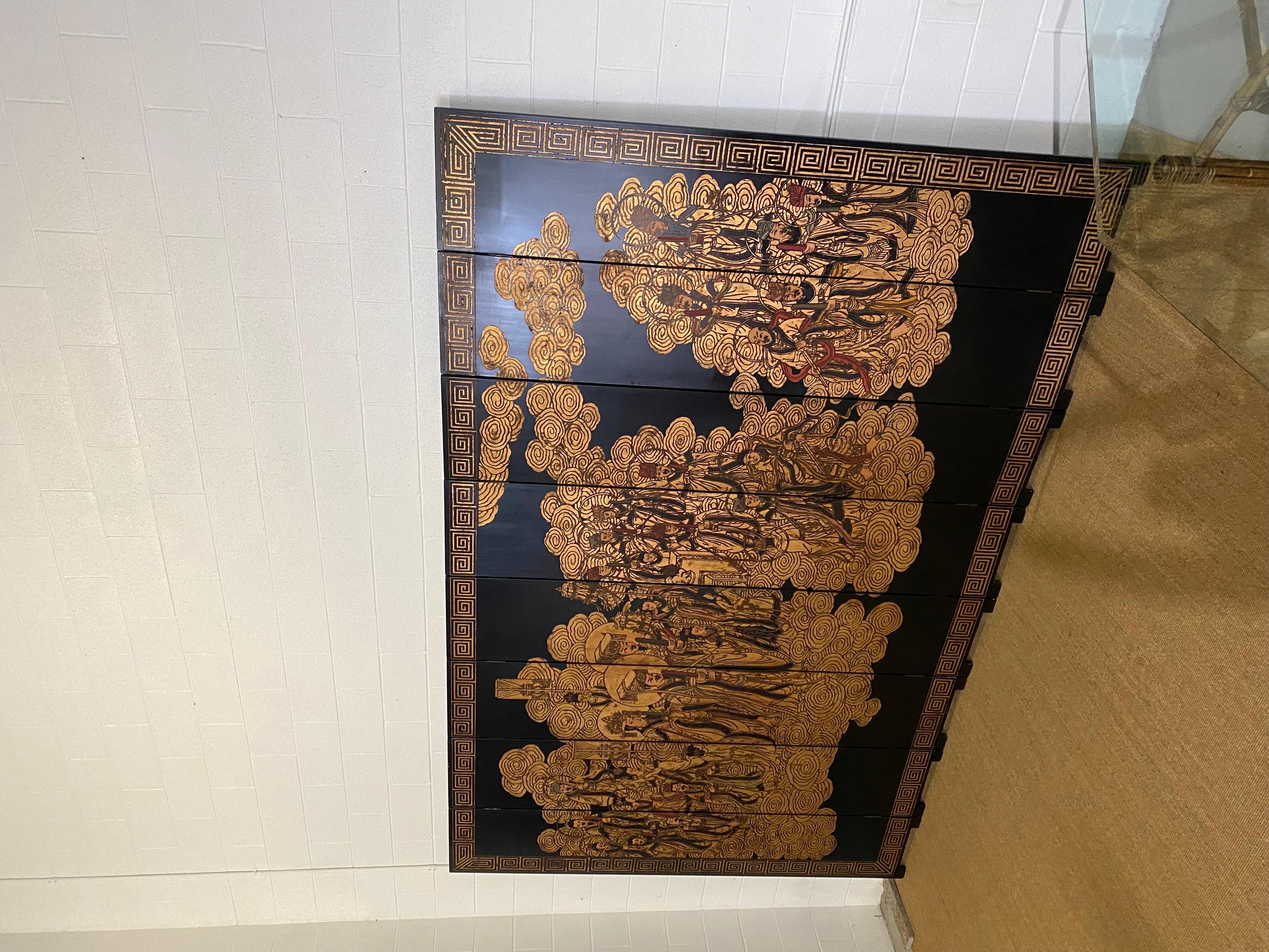 Chinesischer Coromandel-Raumteiler des 20. Jahrhunderts, schwarz vergoldet, achtteilig, unsterbliche Himmelsgöttinnen (Hartholz) im Angebot
