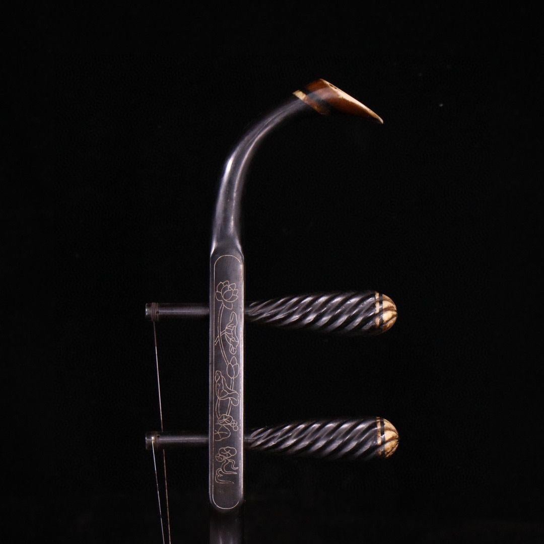 Erhu cinese del XX secolo con corde in ebano e argento e intarsio di pietre preziose in vendita 2