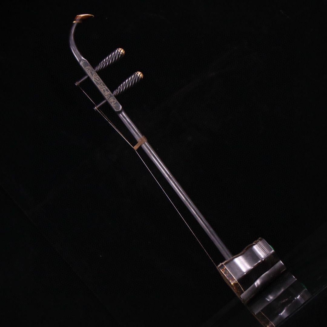 Erhu cinese del XX secolo con corde in ebano e argento e intarsio di pietre preziose in vendita 3