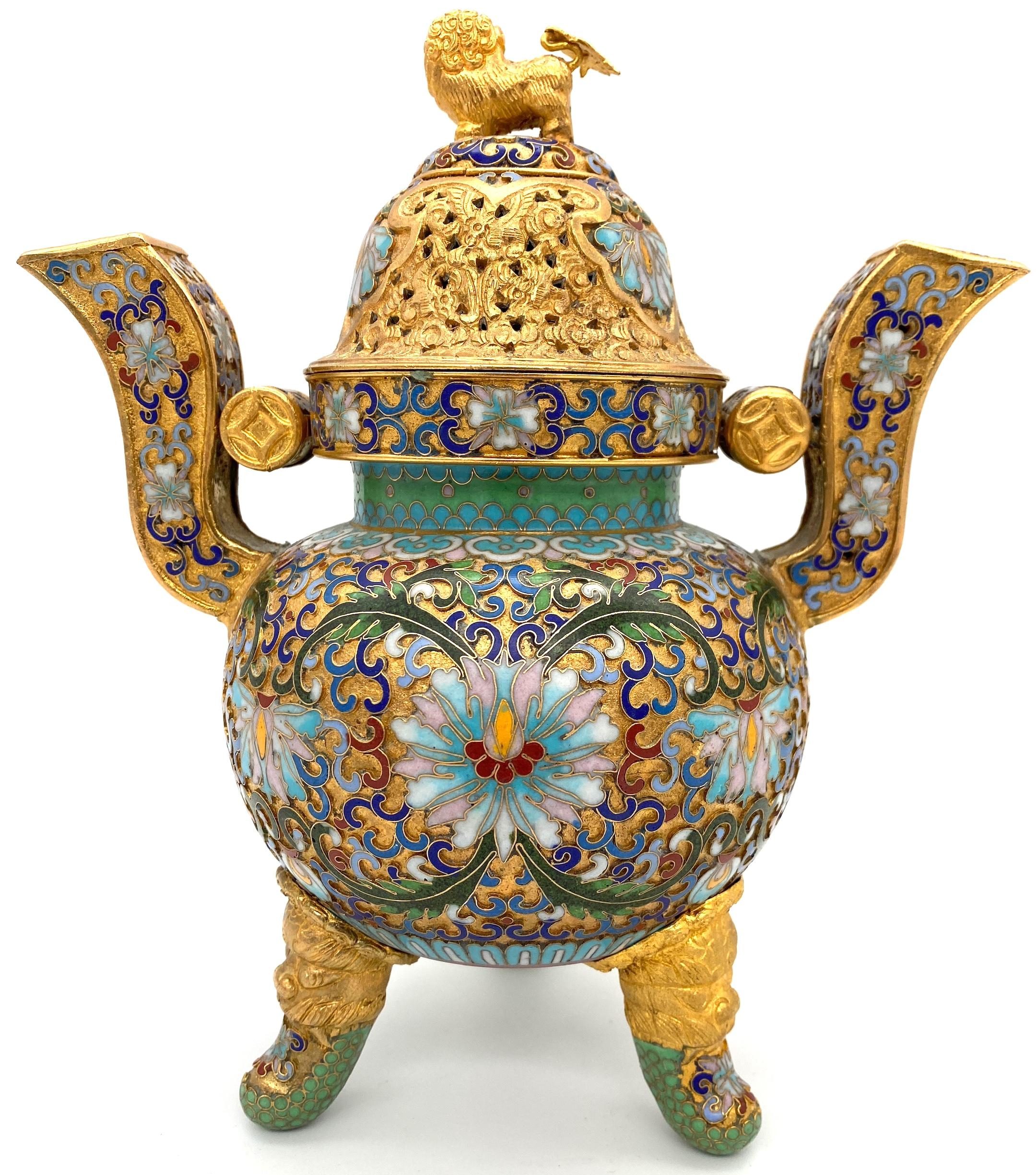 20th Century Chinese Elaborate Gilt Cloisonné Foo Dog Censor  In Good Condition For Sale In West Palm Beach, FL