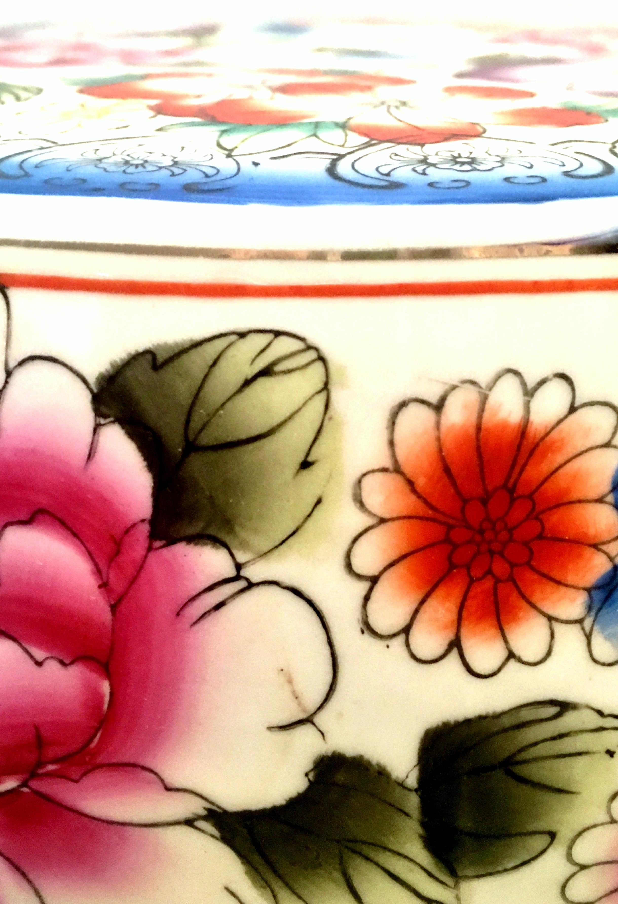 20th Century Chinese Export Hand Painted Porcelain & 22-Karat Garden Stool 6