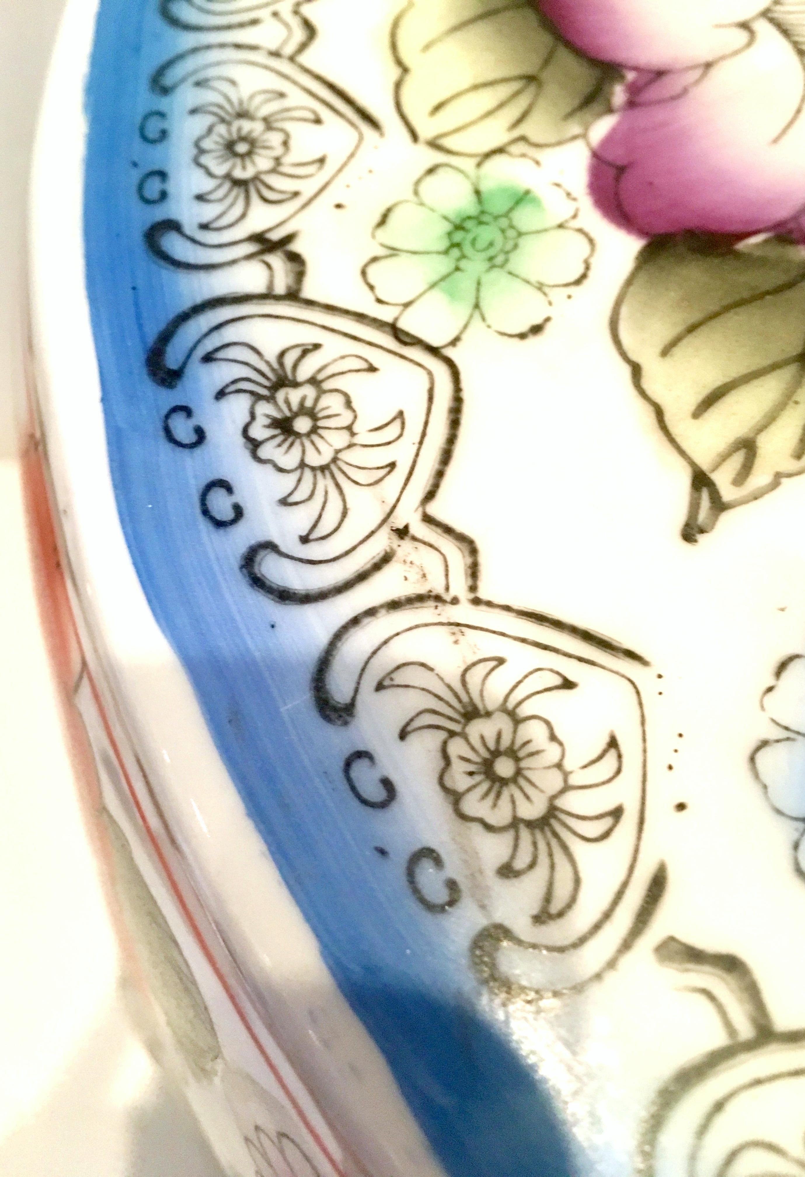 20th Century Chinese Export Hand Painted Porcelain & 22-Karat Garden Stool 8