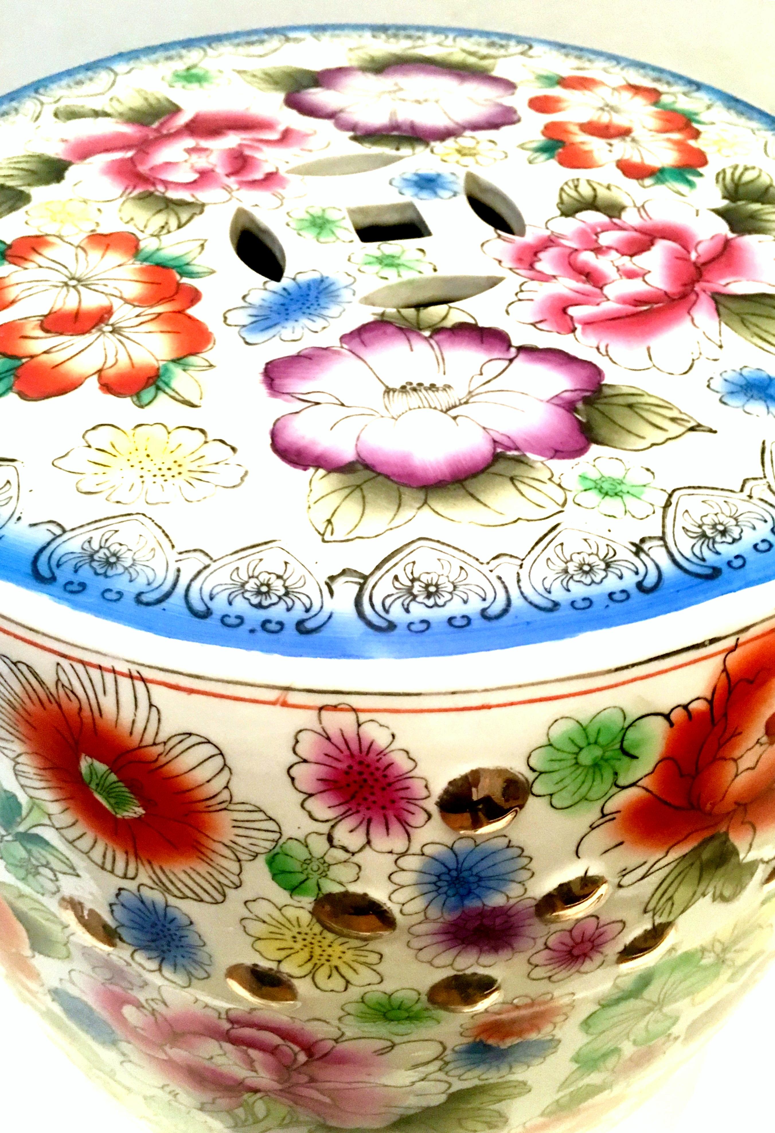 20th Century Chinese Export Hand Painted Porcelain & 22-Karat Garden Stool 3