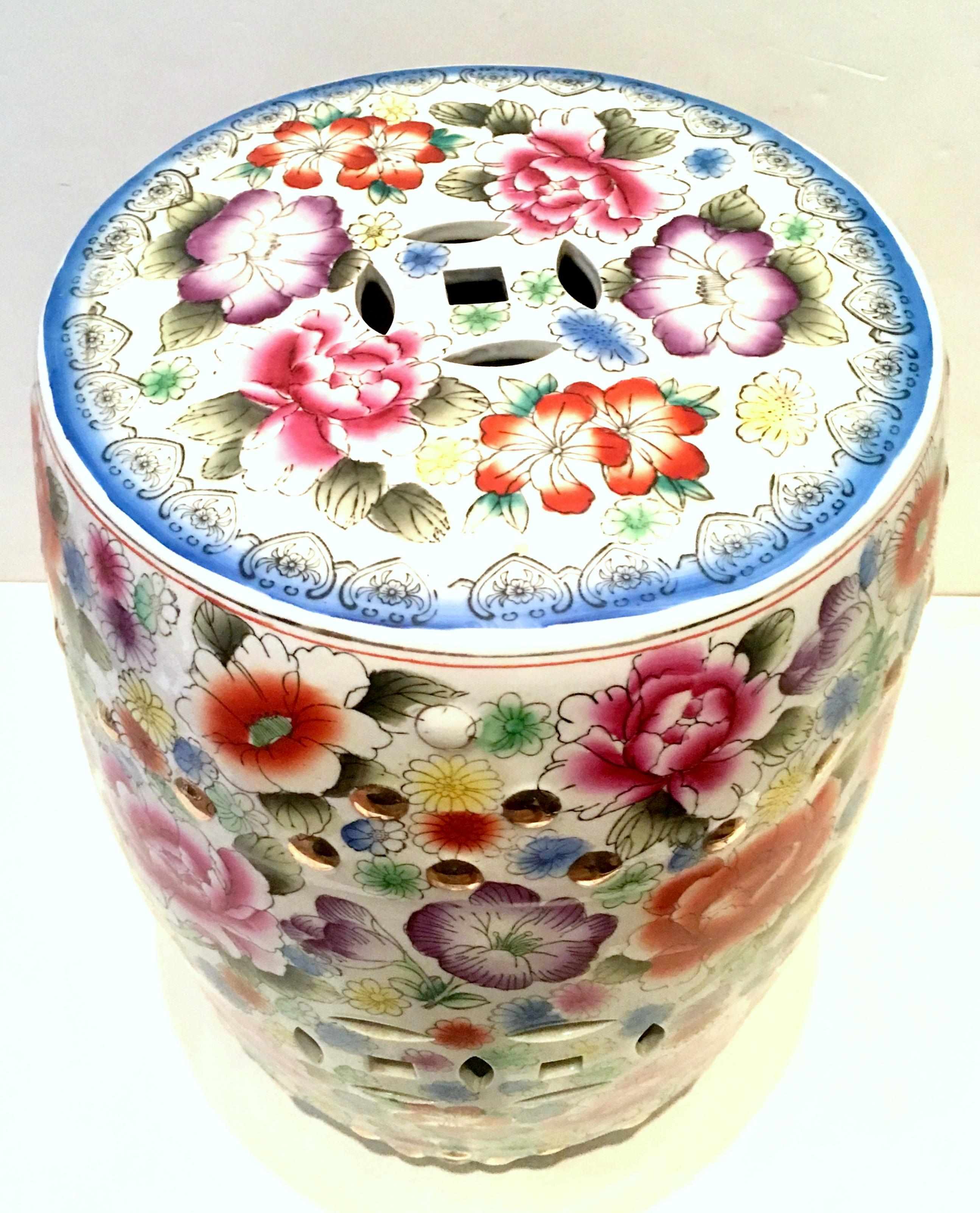 20th Century Chinese Export Hand Painted Porcelain & 22-Karat Garden Stool 1
