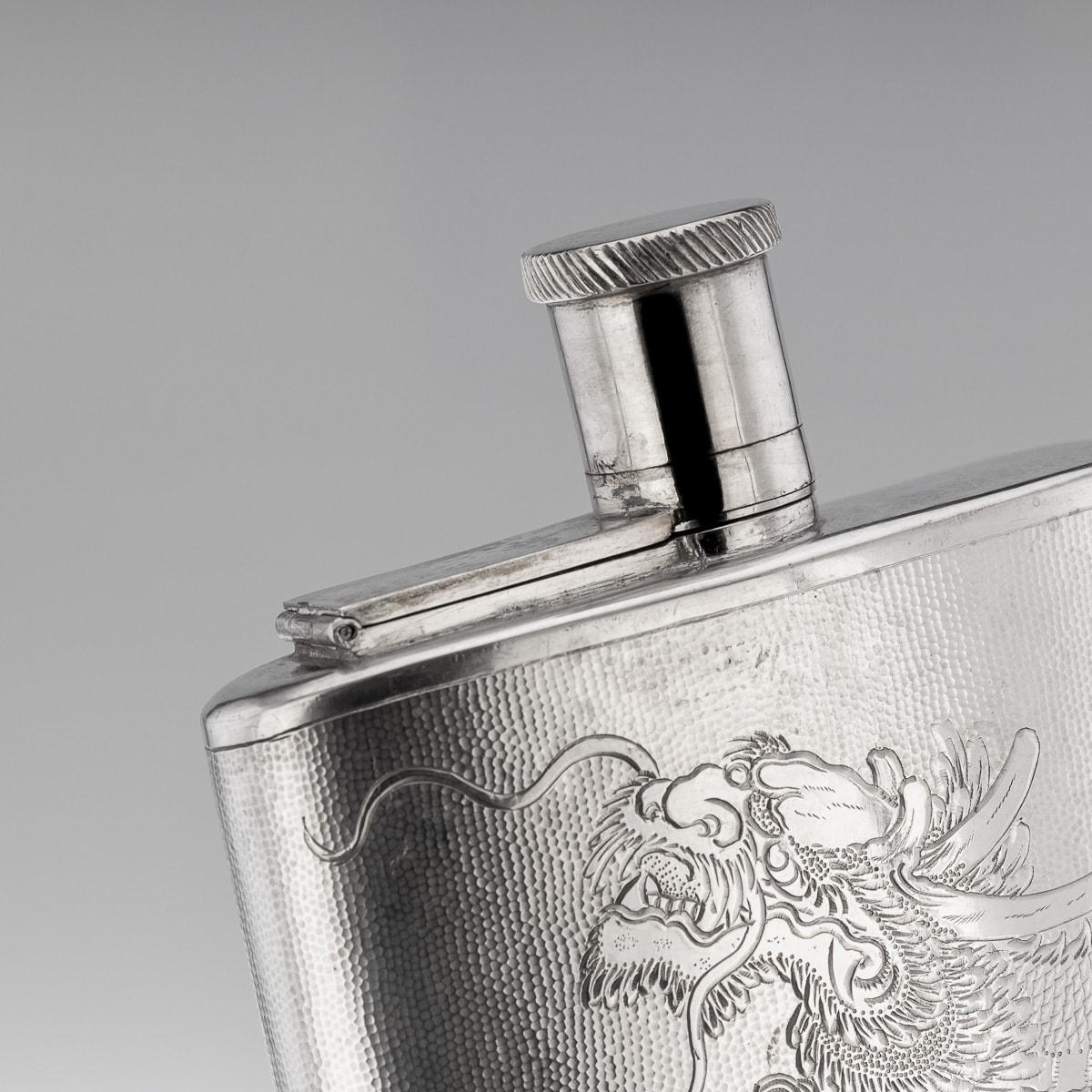 20th Century Chinese Export Solid Silver Hip Flask, c.1930 In Good Condition In Royal Tunbridge Wells, Kent