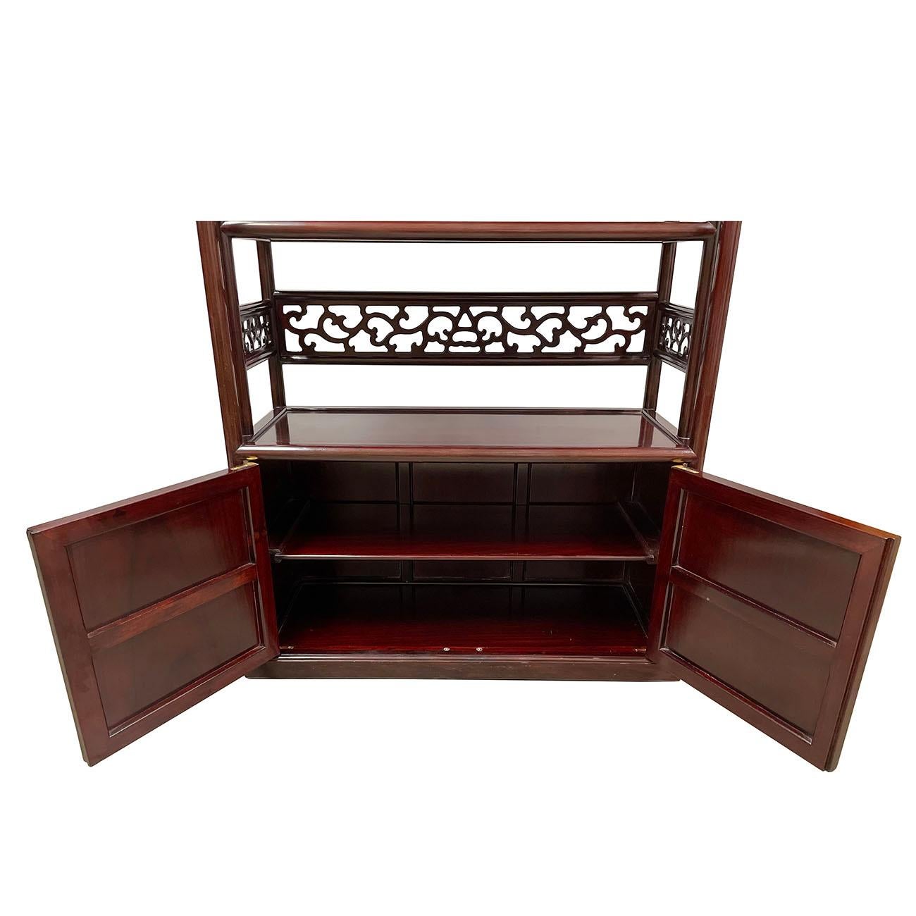 20th Century Chinese Hand Carved Hardwood Book Shelf/Display Cabinet In Good Condition For Sale In Pomona, CA