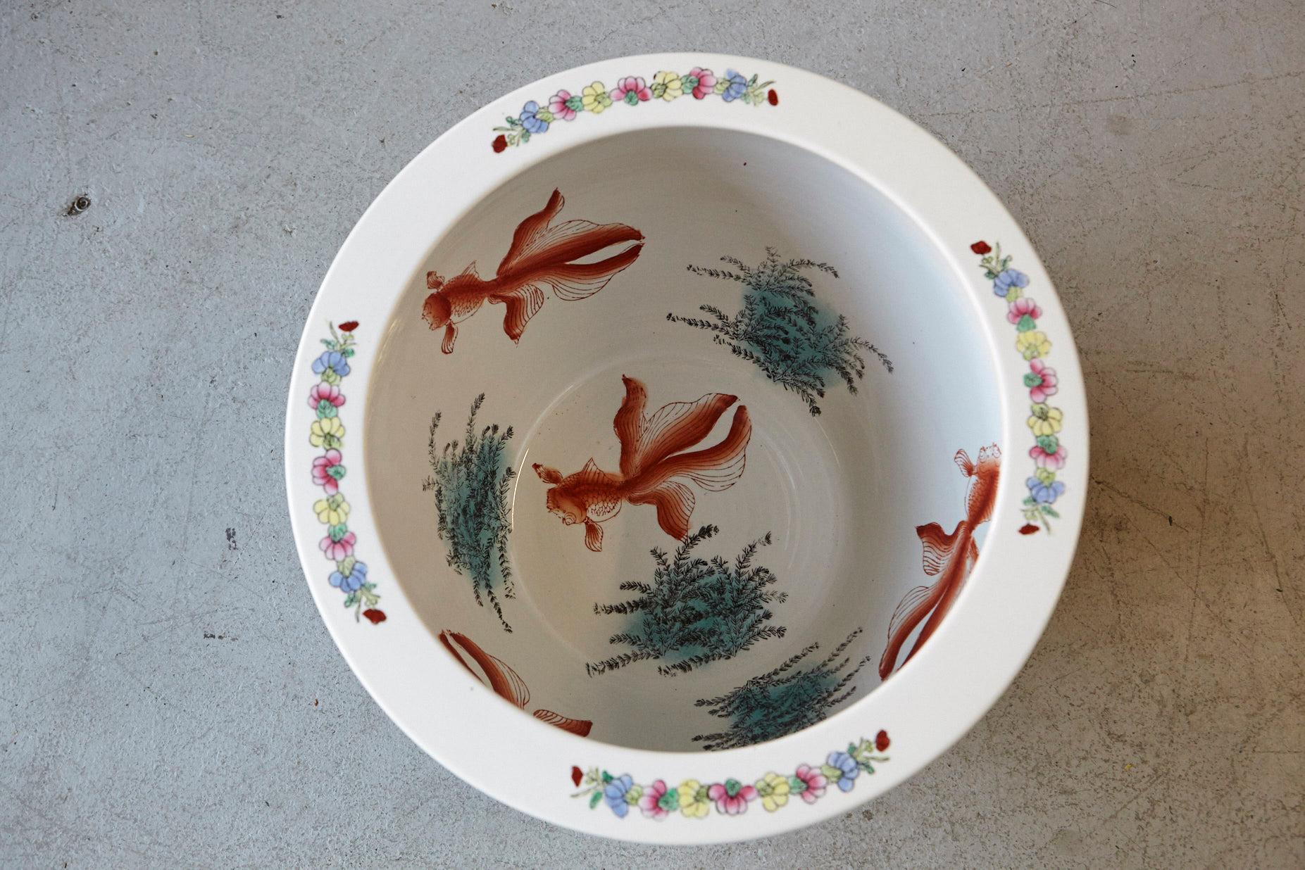 20th Century Chinese Hand-Painted Fish Bowl Planter or Jardiniére In Good Condition In Pau, FR