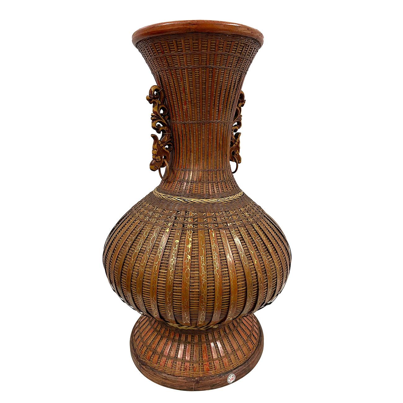 20th Century Chinese Hand-Woven Bamboo Vase For Sale 6
