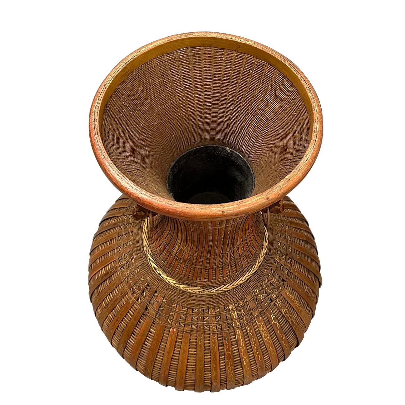20th Century Chinese Hand-Woven Bamboo Vase For Sale 9