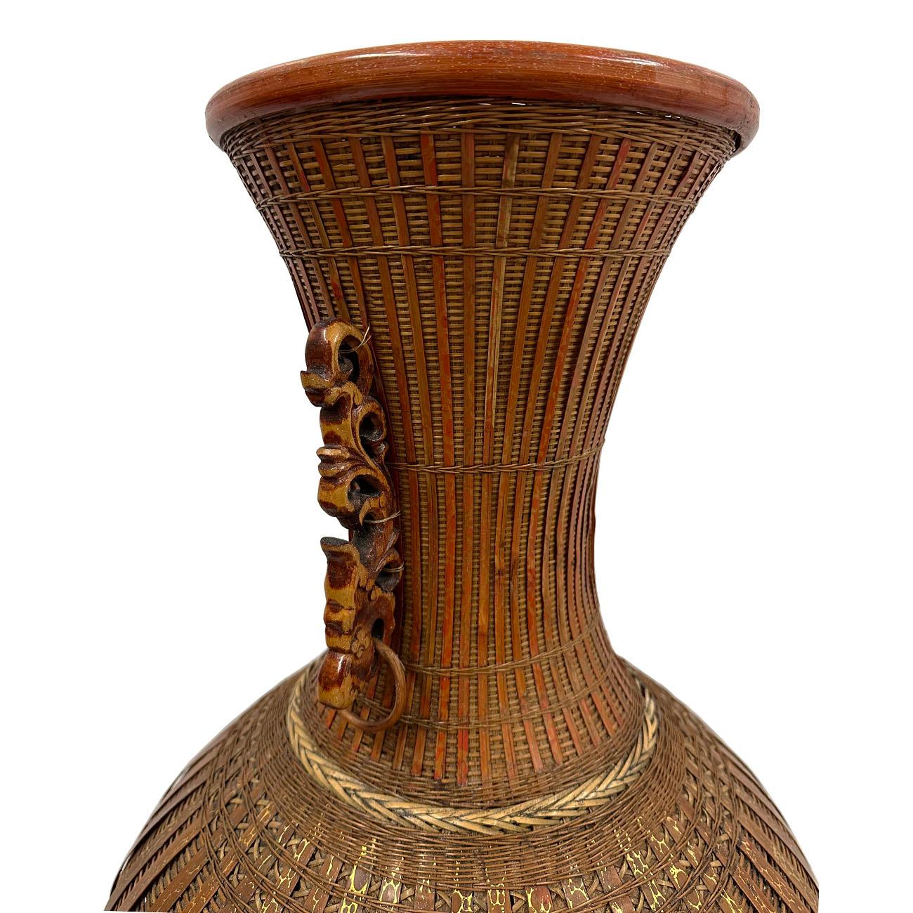 20th Century Chinese Hand-Woven Bamboo Vase For Sale 1