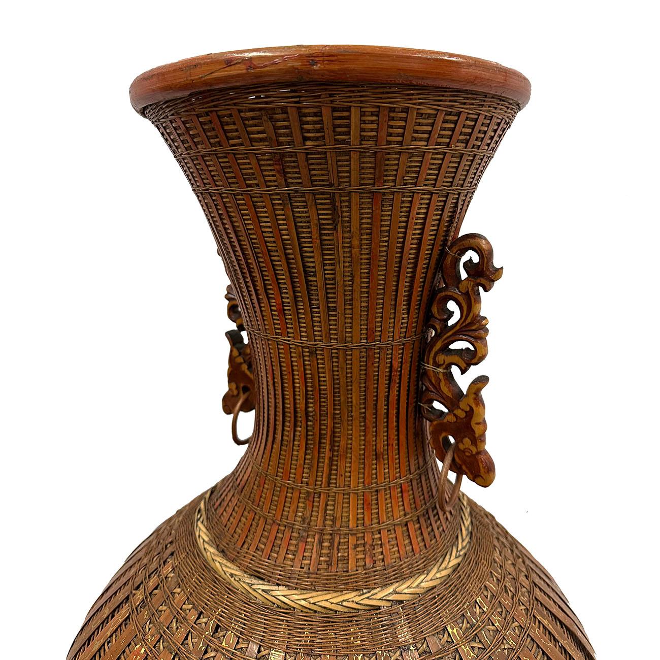 20th Century Chinese Hand-Woven Bamboo Vase For Sale 4