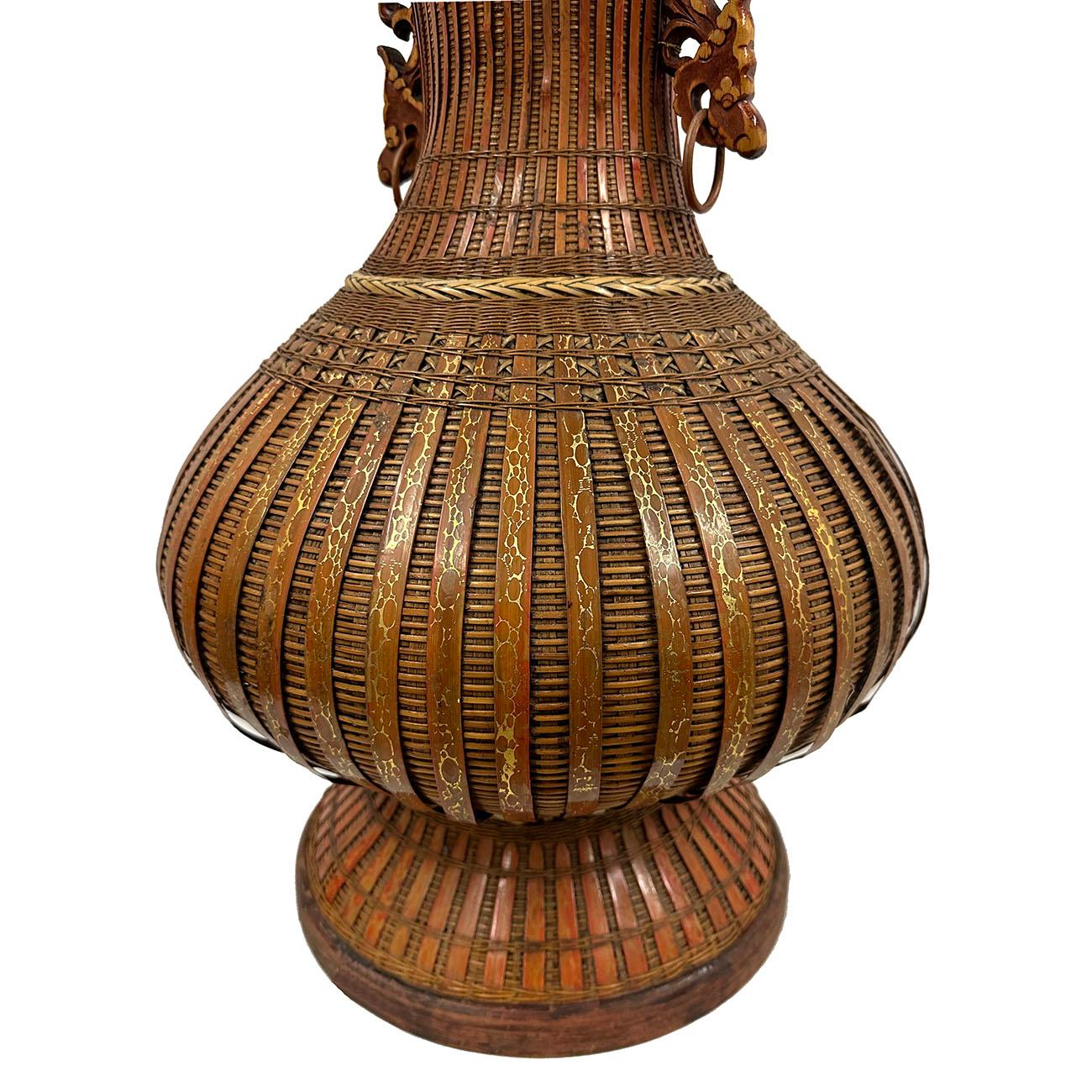 20th Century Chinese Hand-Woven Bamboo Vase For Sale 5