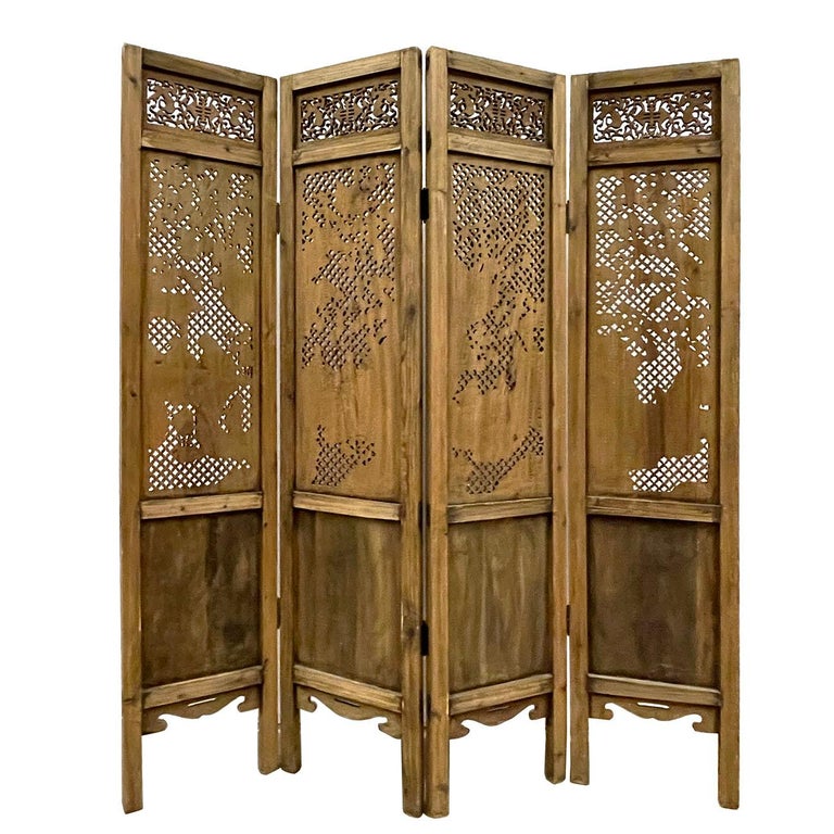 20th Century Chinese Handcrafted 4 Panels Camphor Wood Screen/Room Divider For Sale 10