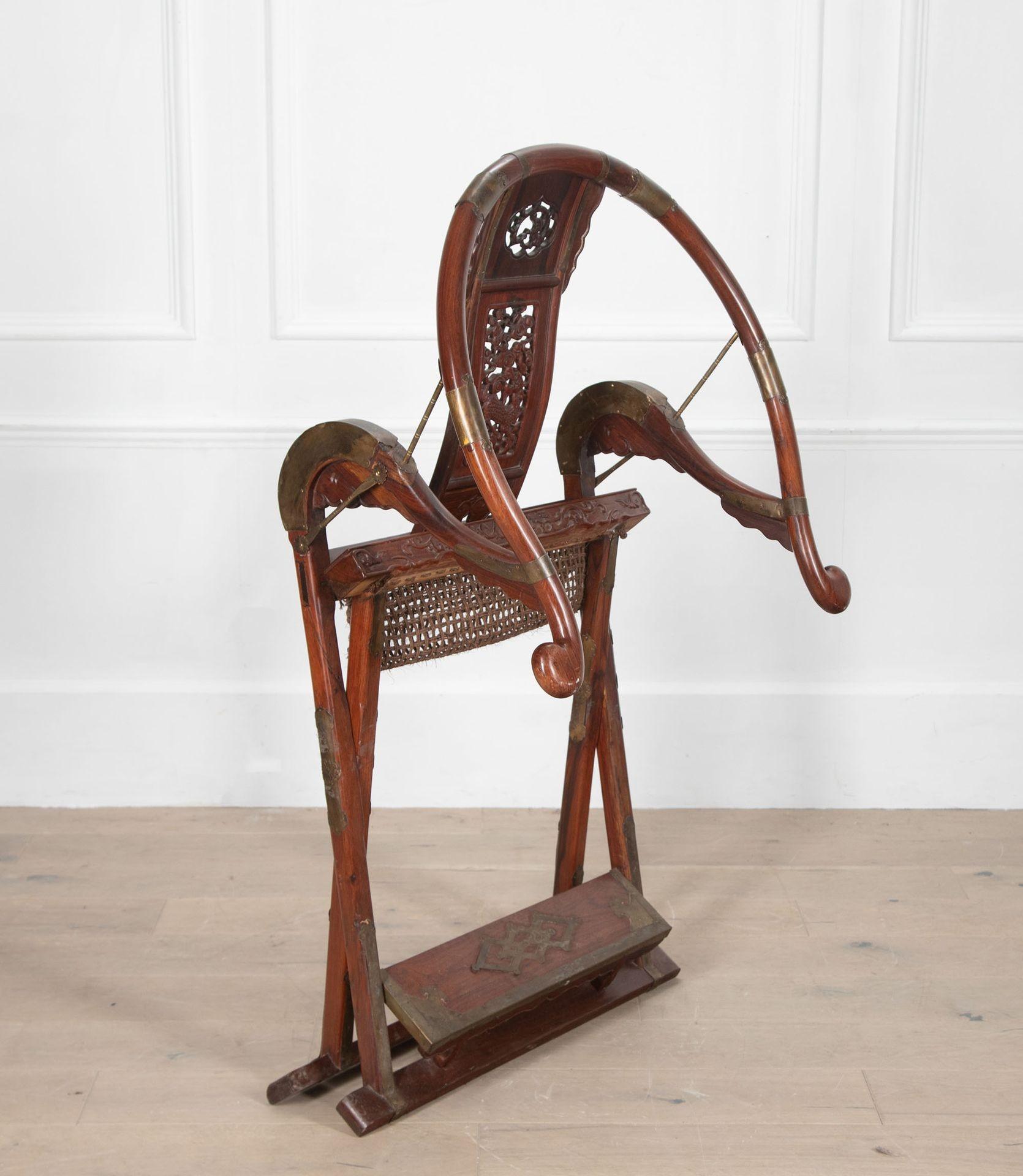 20ième siècle Chaise chinoise Huanghuali pliante à dossier en fer à cheval du 20ème siècle en vente