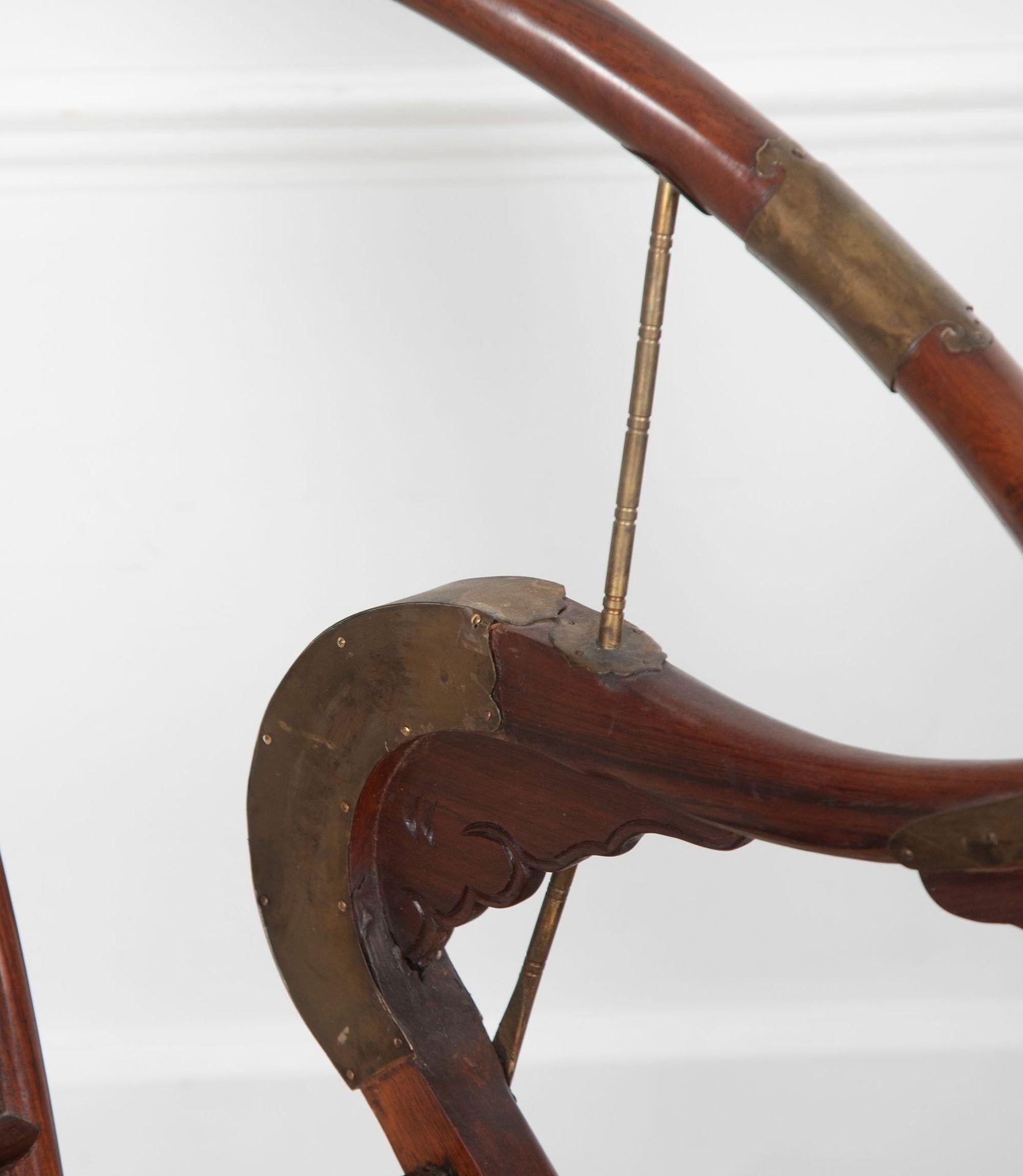 Chaise chinoise Huanghuali pliante à dossier en fer à cheval du 20ème siècle en vente 2