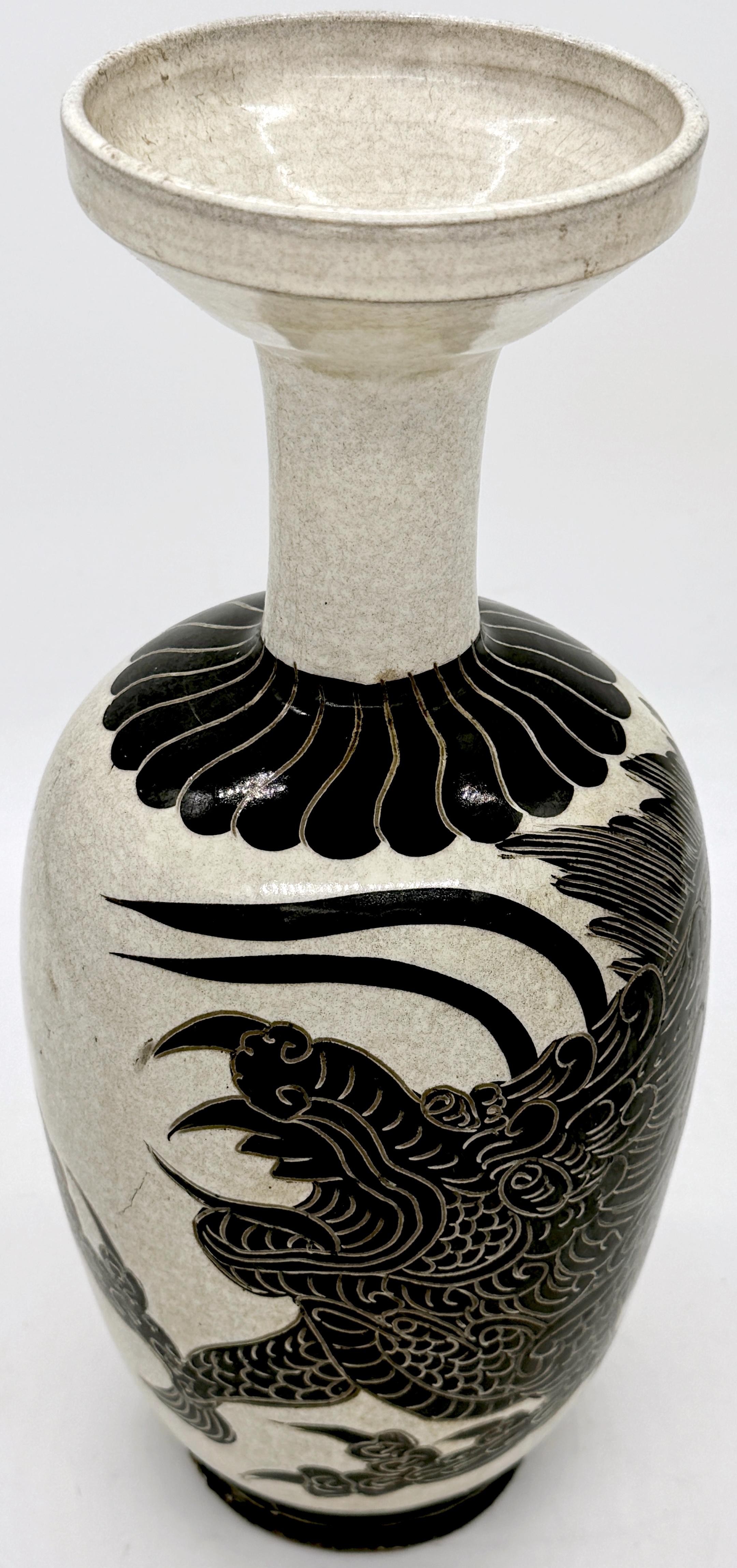 Chinese Export 20th Century Chinese Jizhou Kiln Style Dragon Motif  Vase For Sale