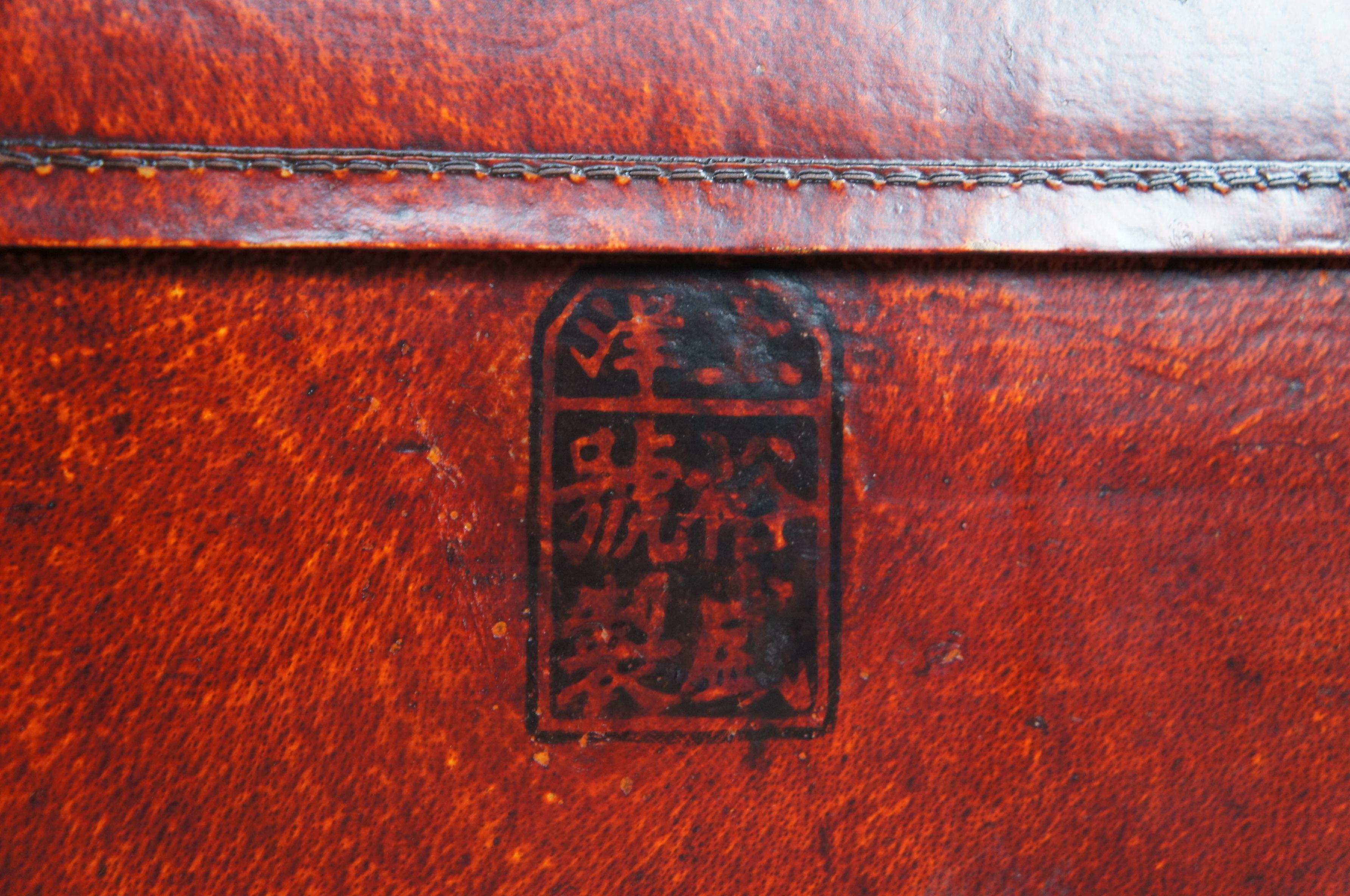 Chinesische Truhentruhe aus lackiertem rotem Leder im Ming-Stil des 20. Jahrhunderts im Angebot 3