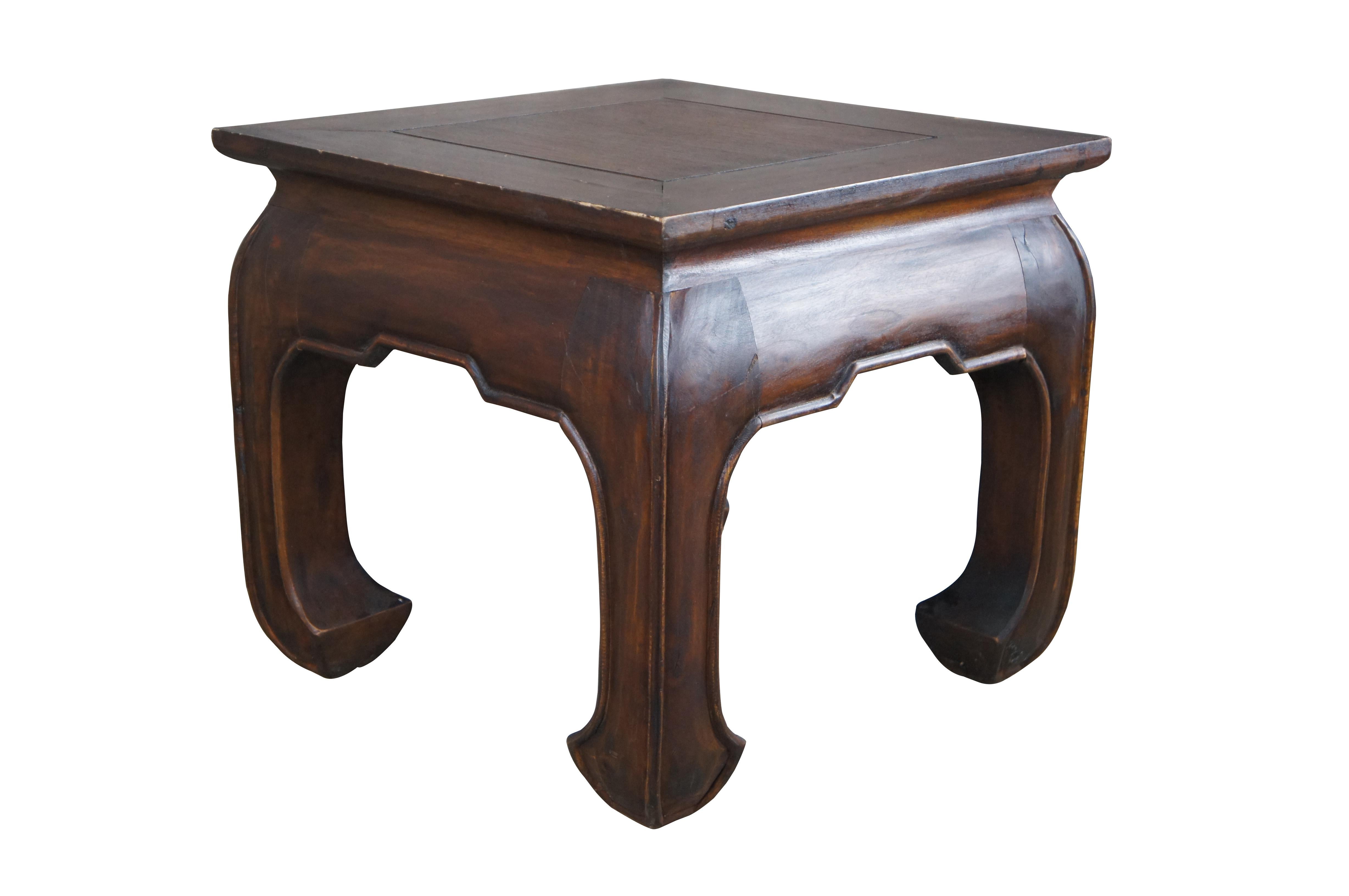 Chinese Ming style accent table. Make from teak with a square frame over contoured apron and traditional form legs.

Dimensions:
19.5