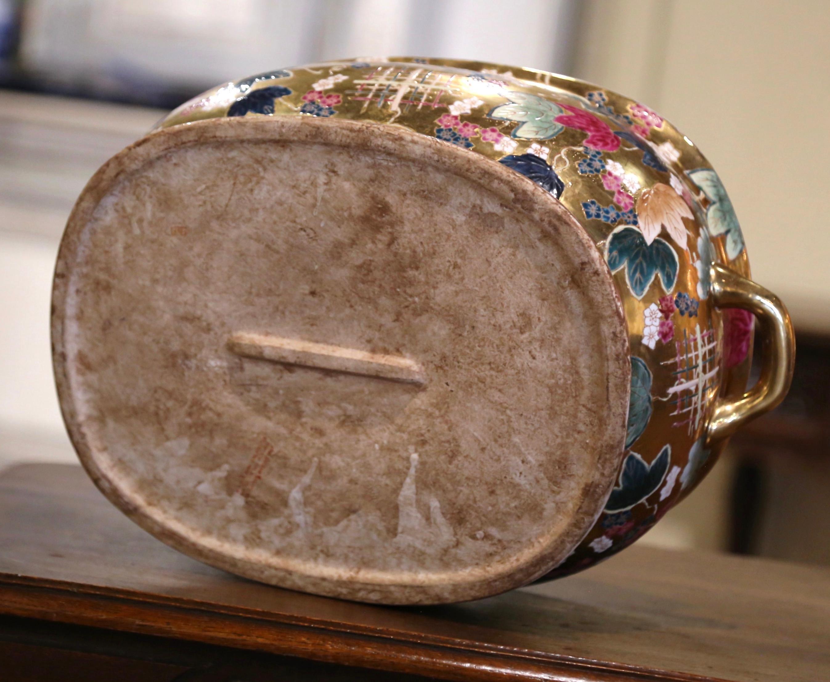 20th Century Chinese Painted and Gilt Porcelain Foot Bath Bowl with Base For Sale 7