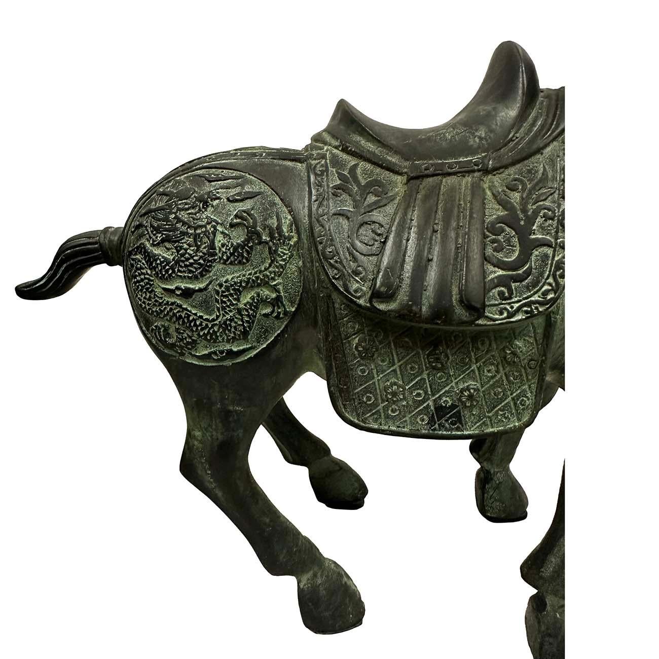 Paire de chevaux Tang en bronze du 20ème siècle en vente 2