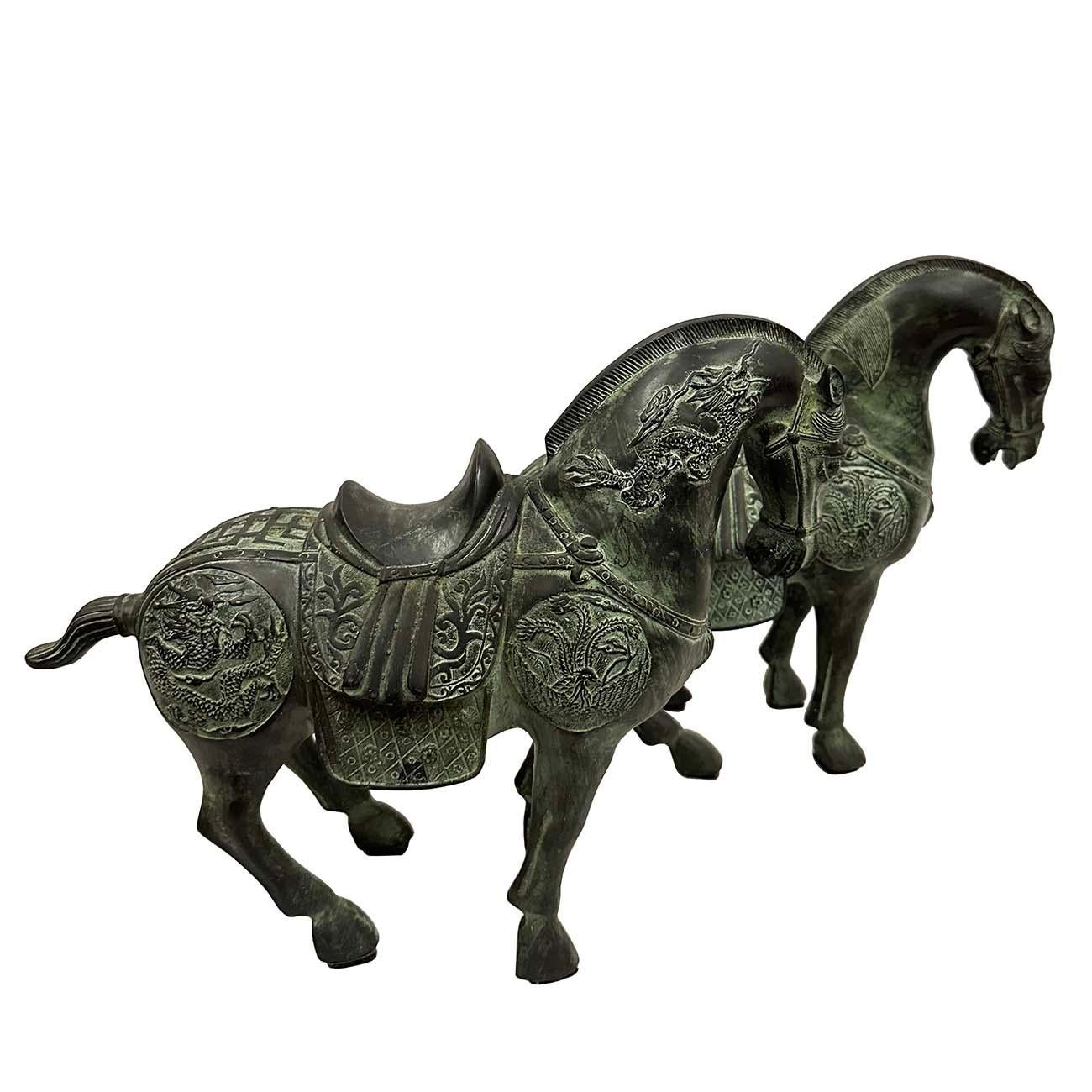 Paire de chevaux Tang en bronze du 20ème siècle en vente 3