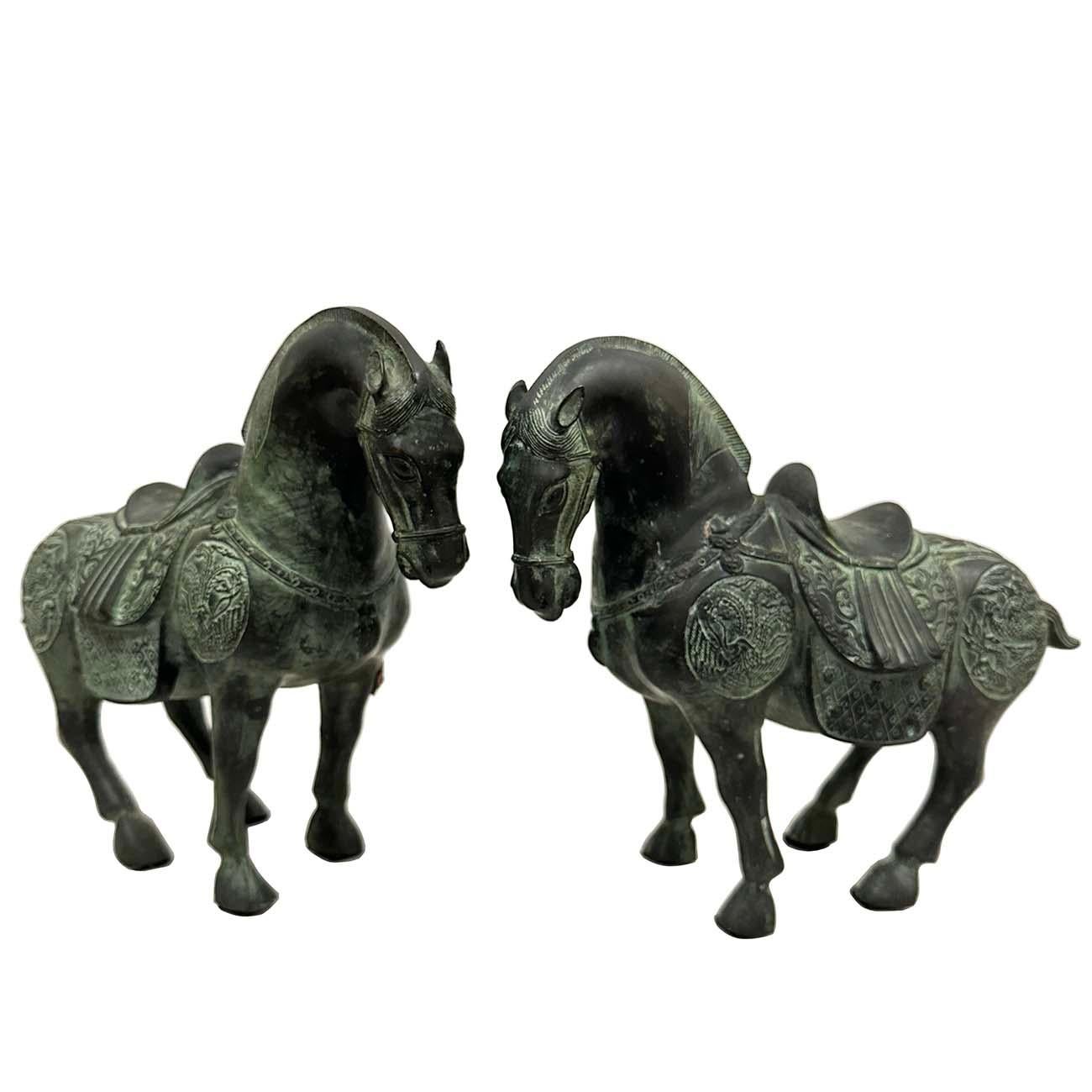 Exportation chinoise Paire de chevaux Tang en bronze du 20ème siècle en vente