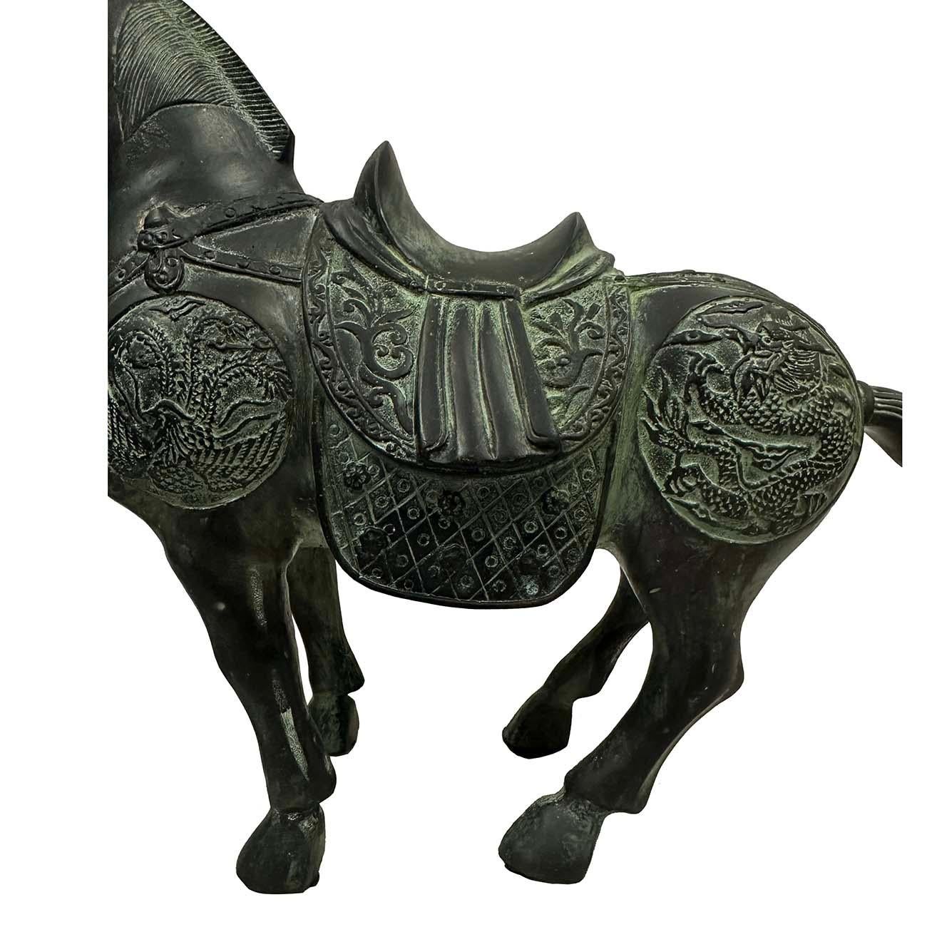 Sculpté Paire de chevaux Tang en bronze du 20ème siècle en vente