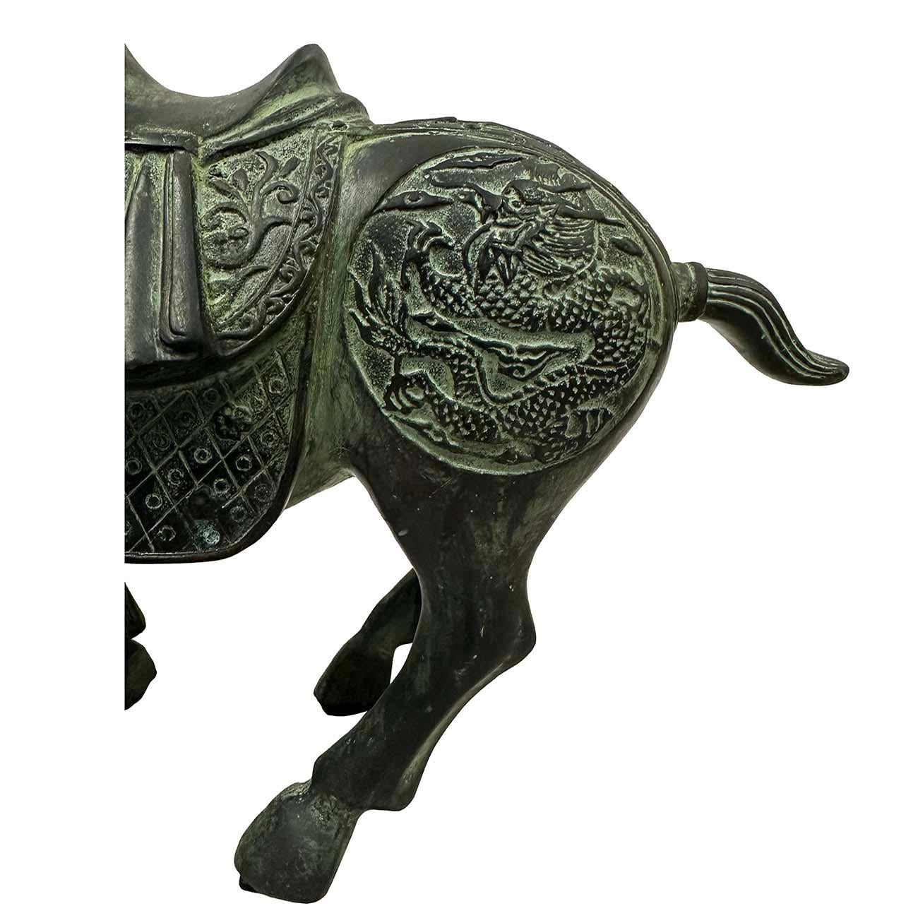 Paire de chevaux Tang en bronze du 20ème siècle Bon état - En vente à Pomona, CA