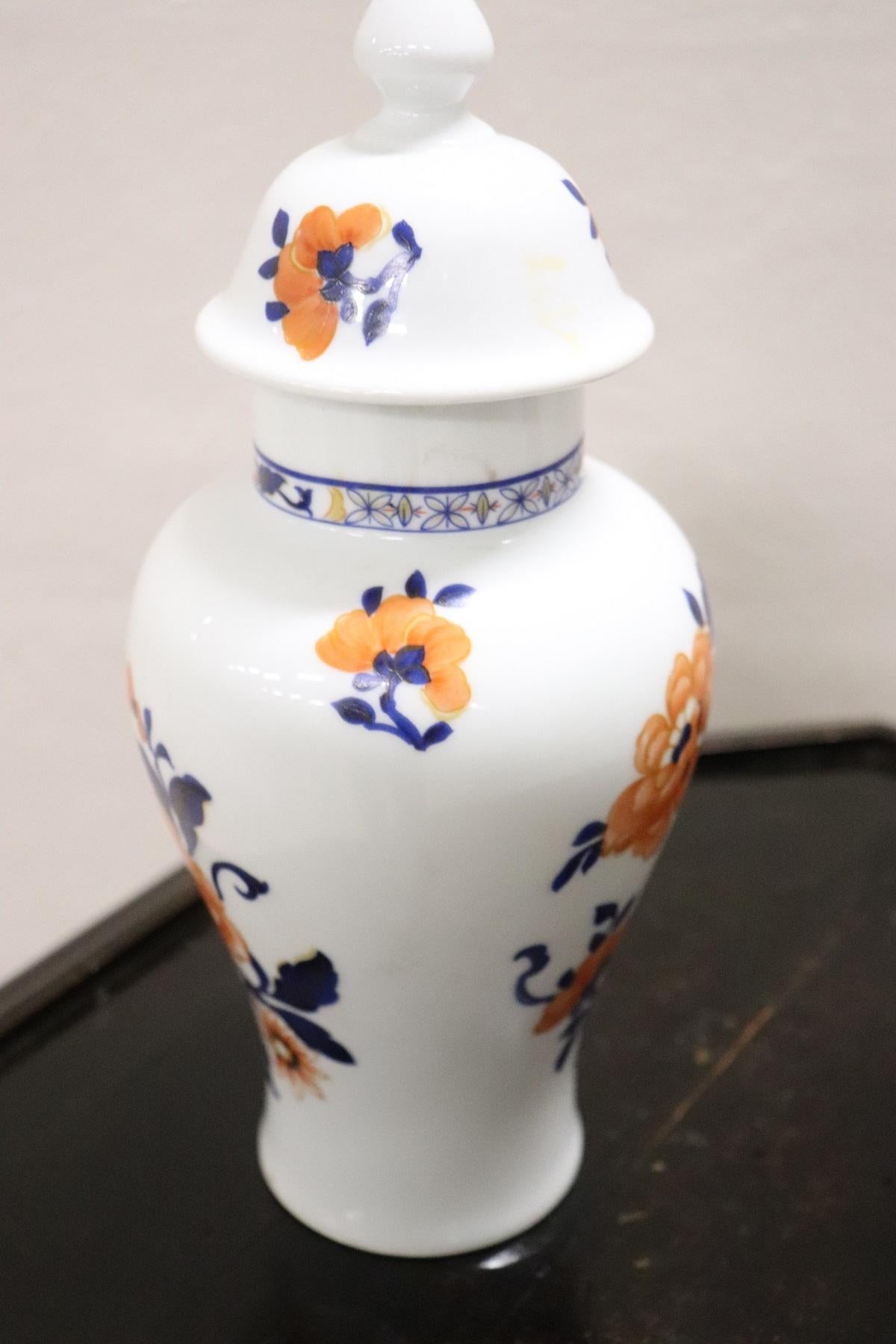 20th Century Chinese Pair of Vase in Porcelain with Floral Motifs For Sale 1