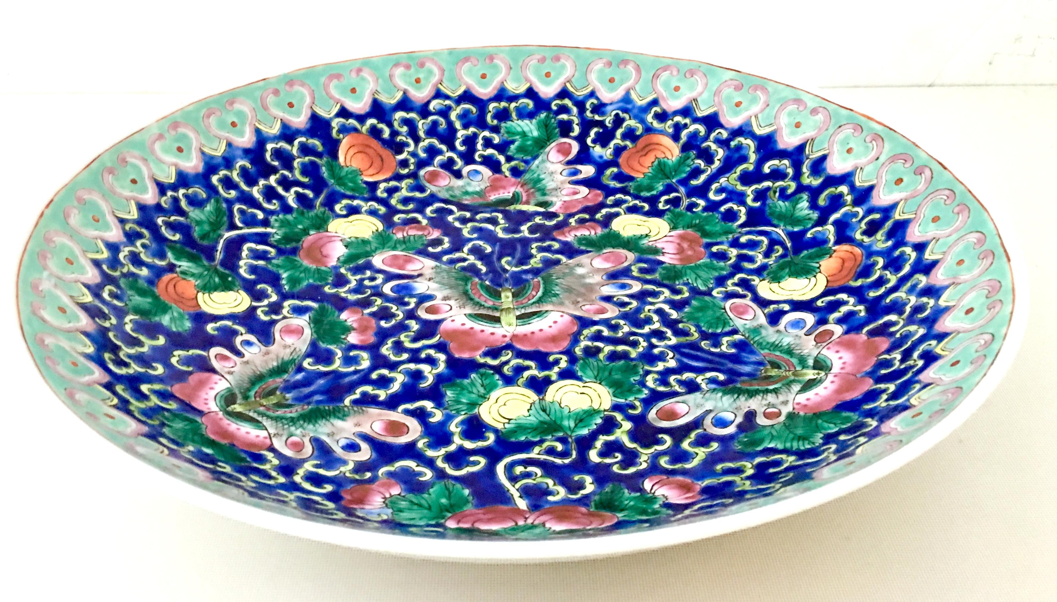 20th Century Chinese Porcelain Famille Hand-Painted Butterfly Center Bowl In Good Condition For Sale In West Palm Beach, FL