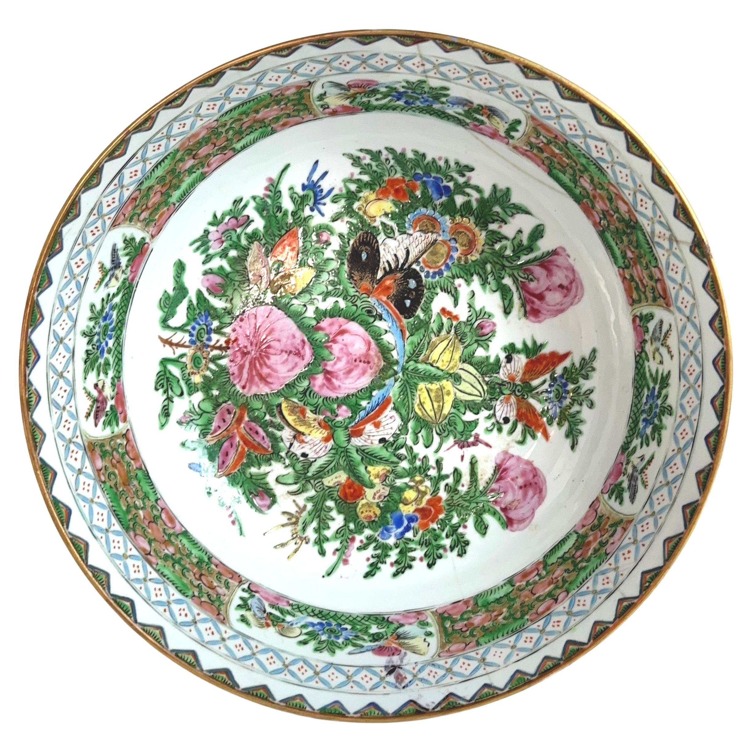 20th Century Chinese Porcelain Rose Medallion Canton Bowl For Sale