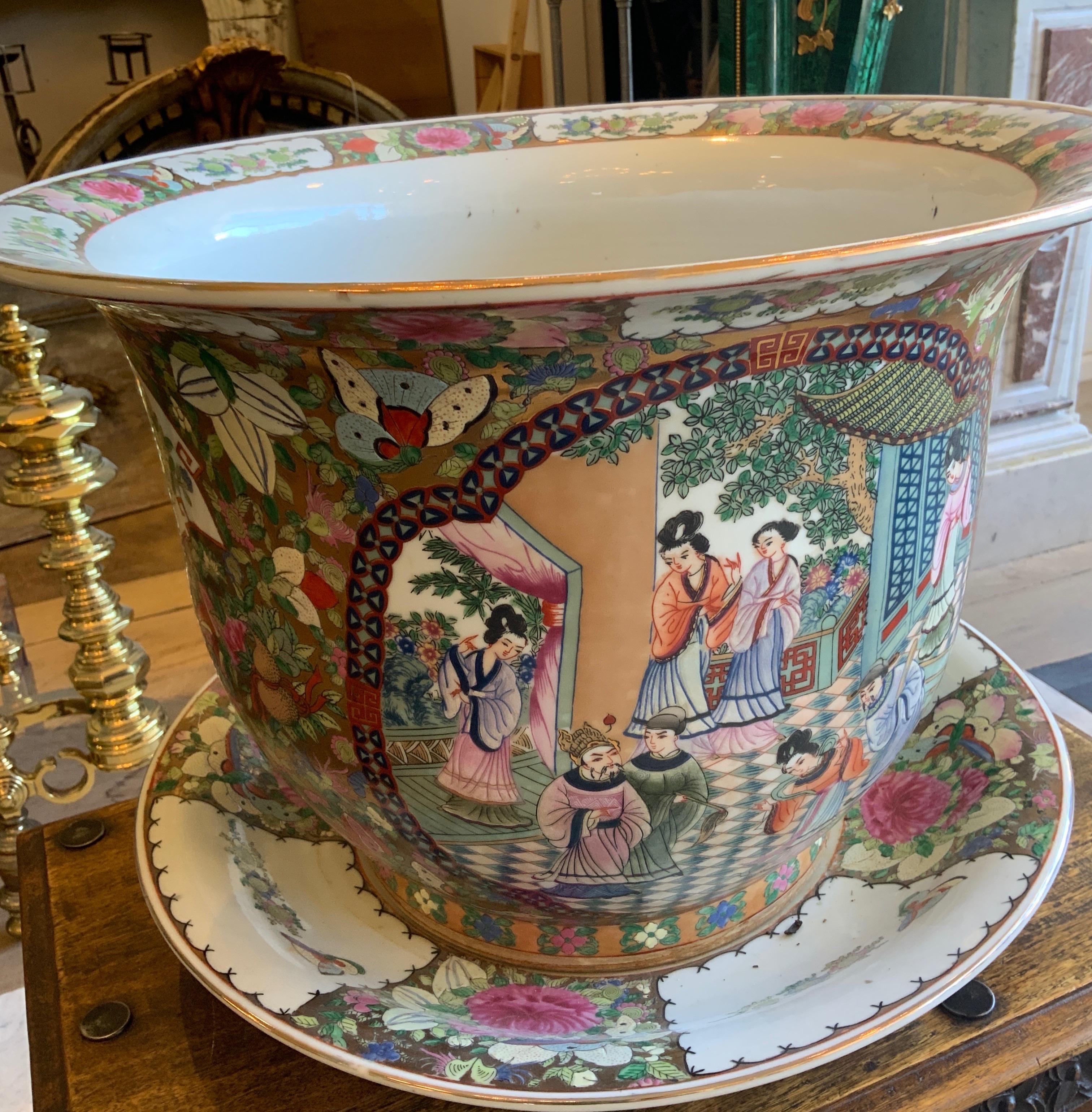 Early 20th Century 20th Century Chinese Porcelain Planter For Sale
