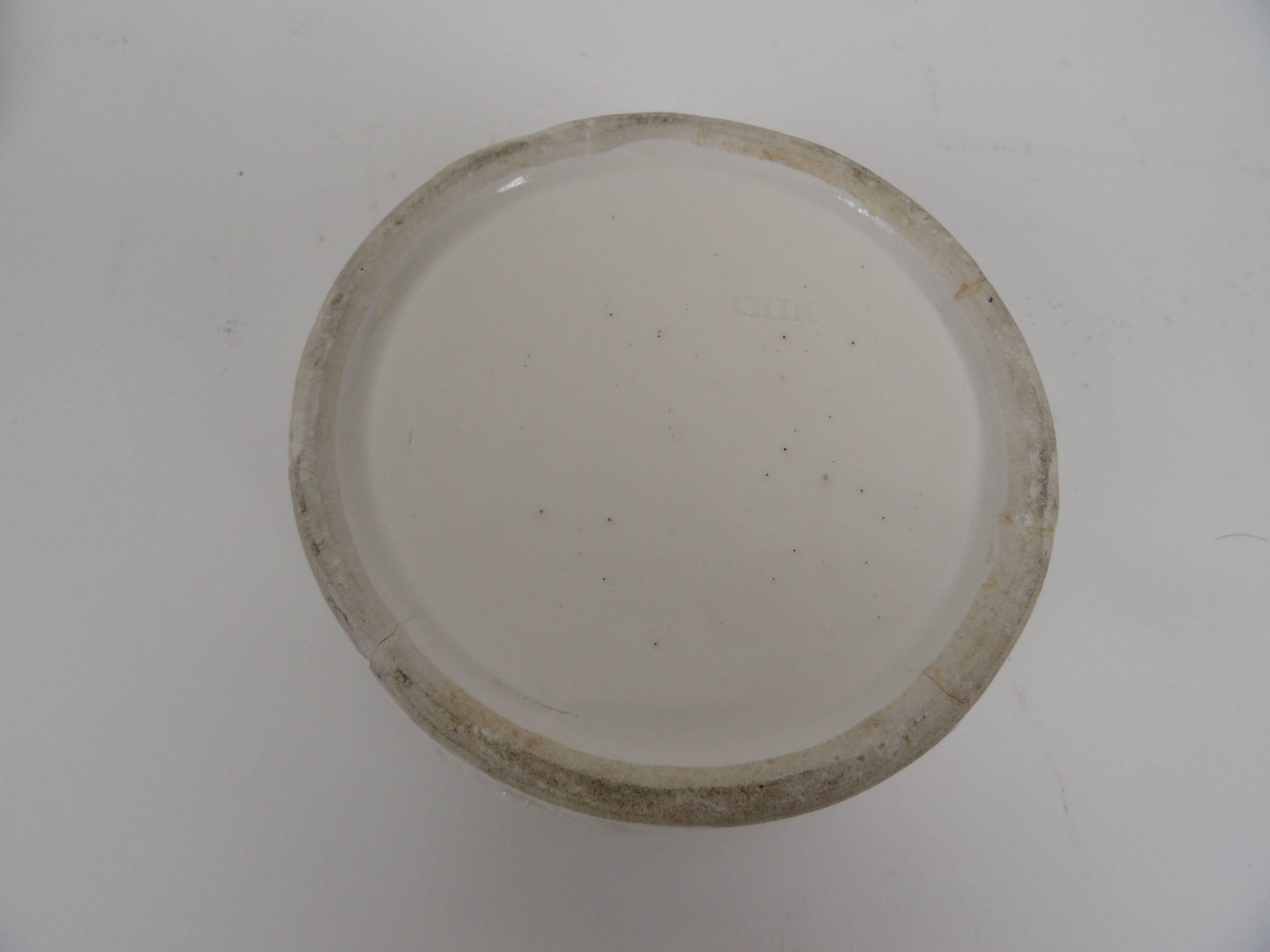 20th Century, Chinese Round Ceramic Box For Sale 4