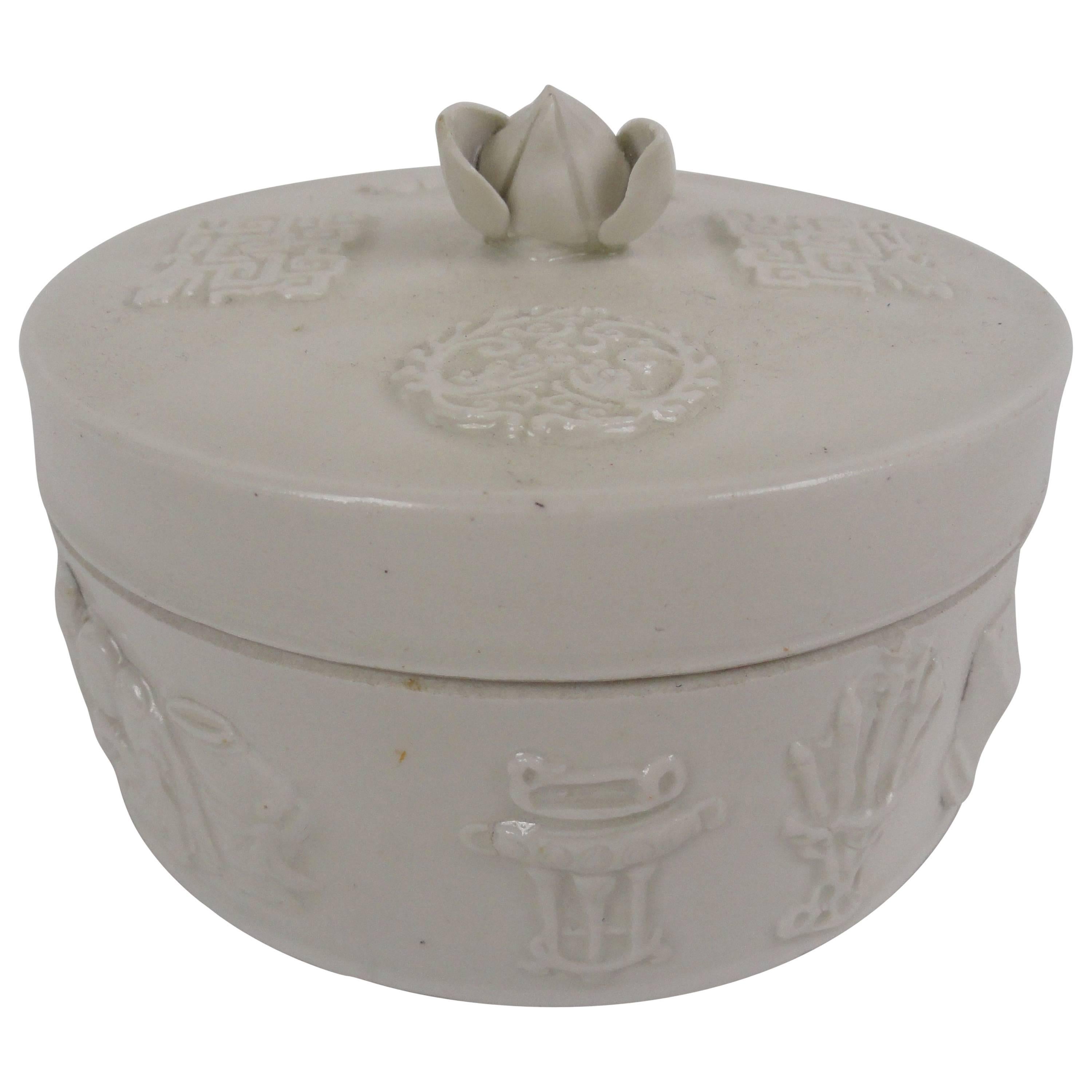 20th Century, Chinese Round Ceramic Box For Sale