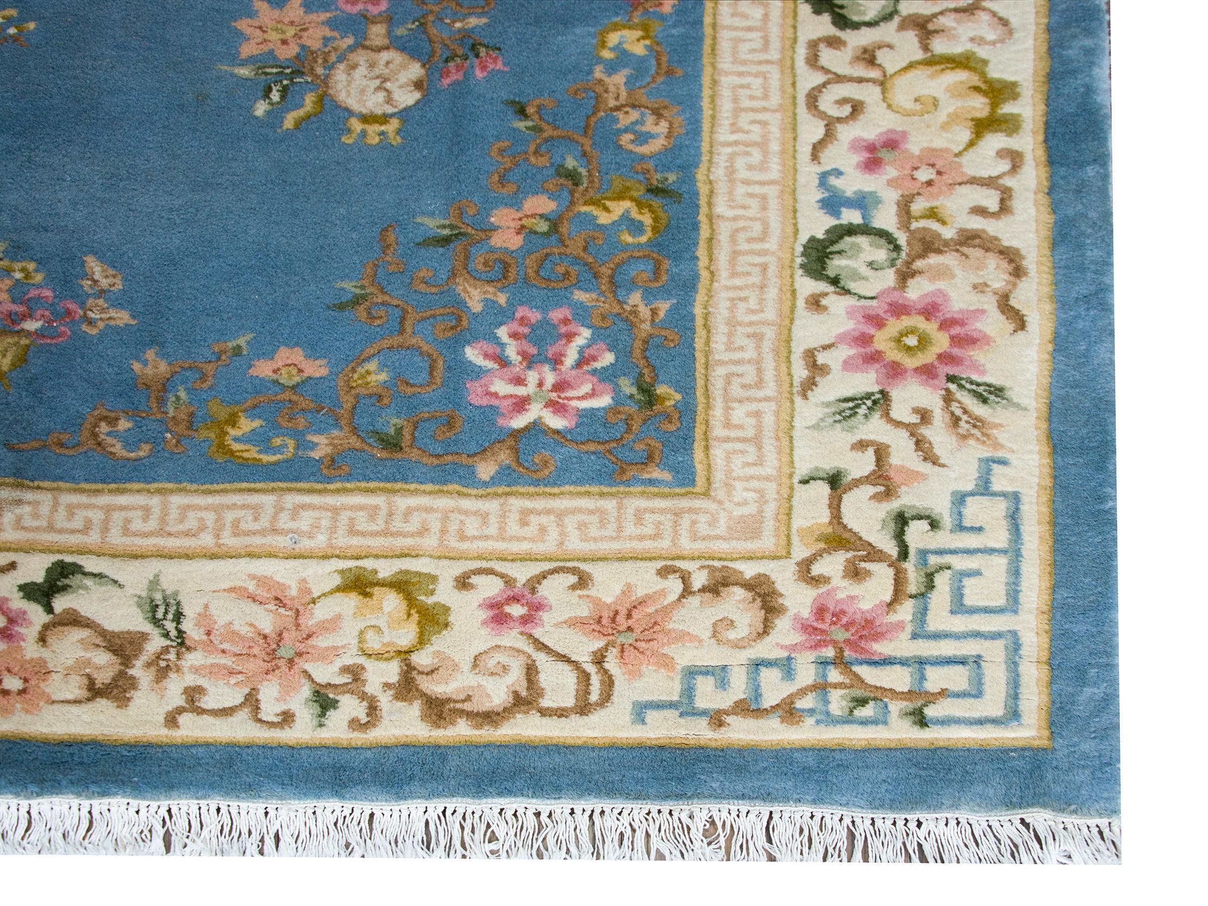 20th Century Chinese Rug For Sale 5