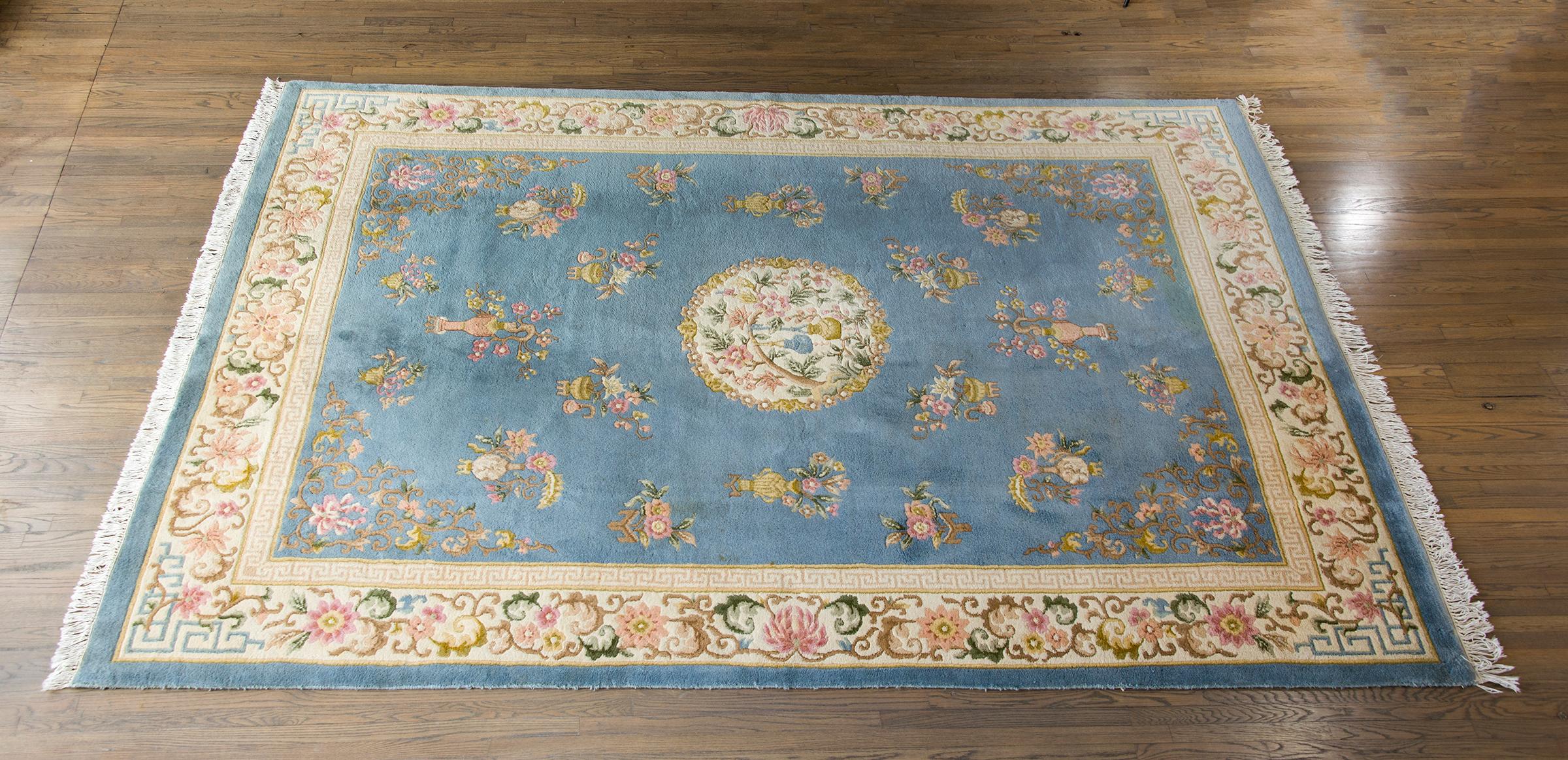 20th Century Chinese Rug For Sale 7