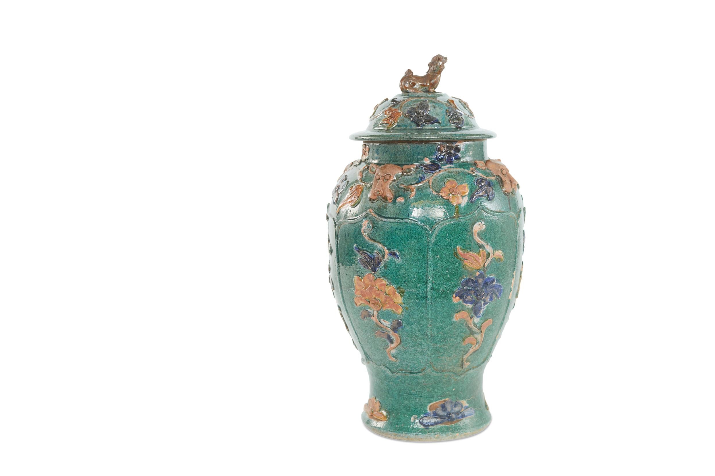20th Century Chinese Sancai Glazed Covered Jar  For Sale 6