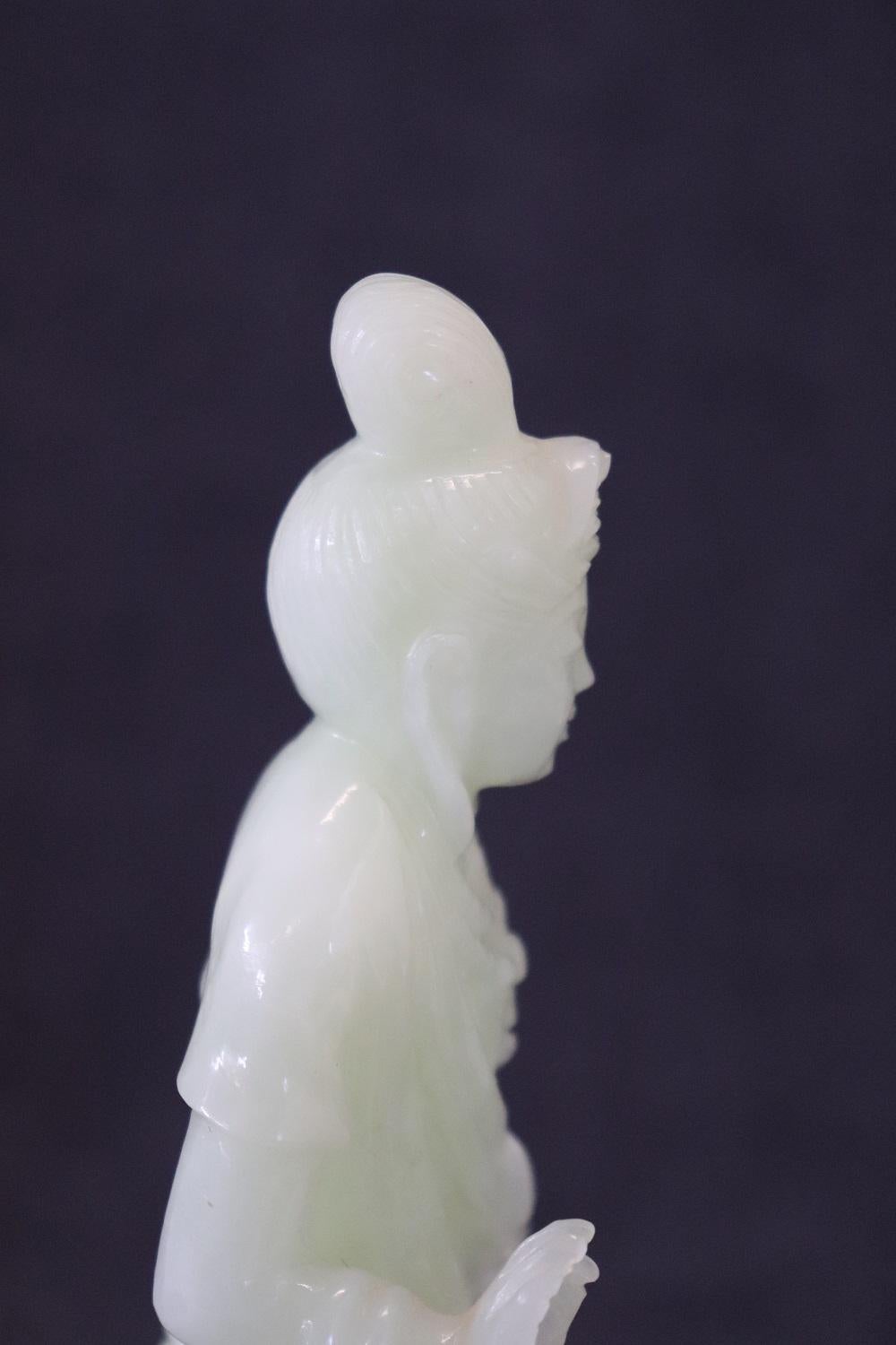20th Century Chinese Sculpture, Buddha in Carved Jade For Sale 1