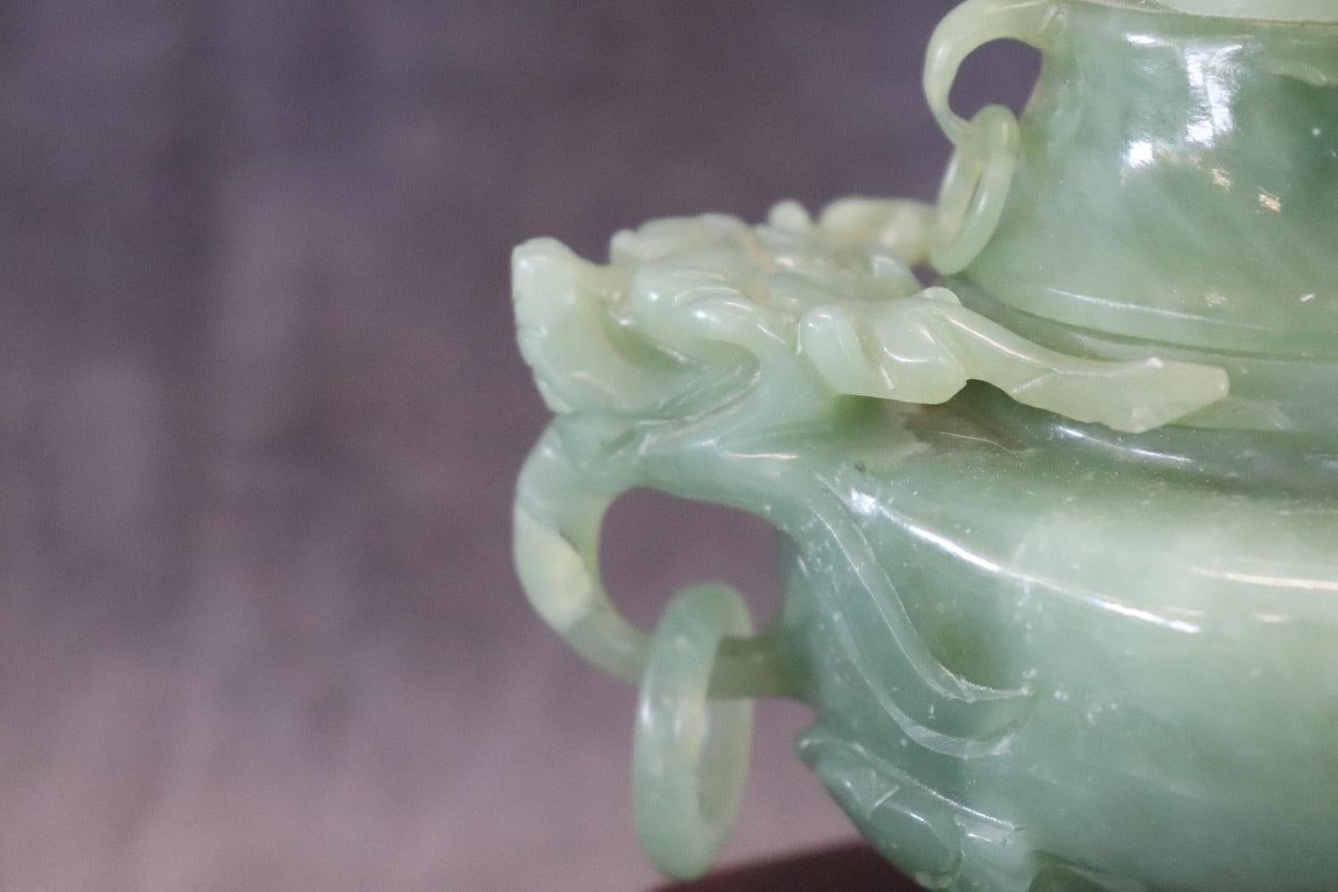20th Century Chinese Sculpture, Censer in Carved Jade In Excellent Condition For Sale In Casale Monferrato, IT